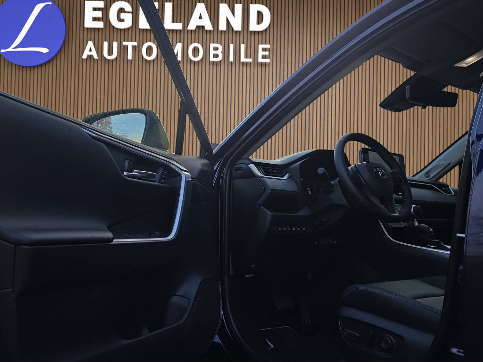 listing desktop thumbnail image 21