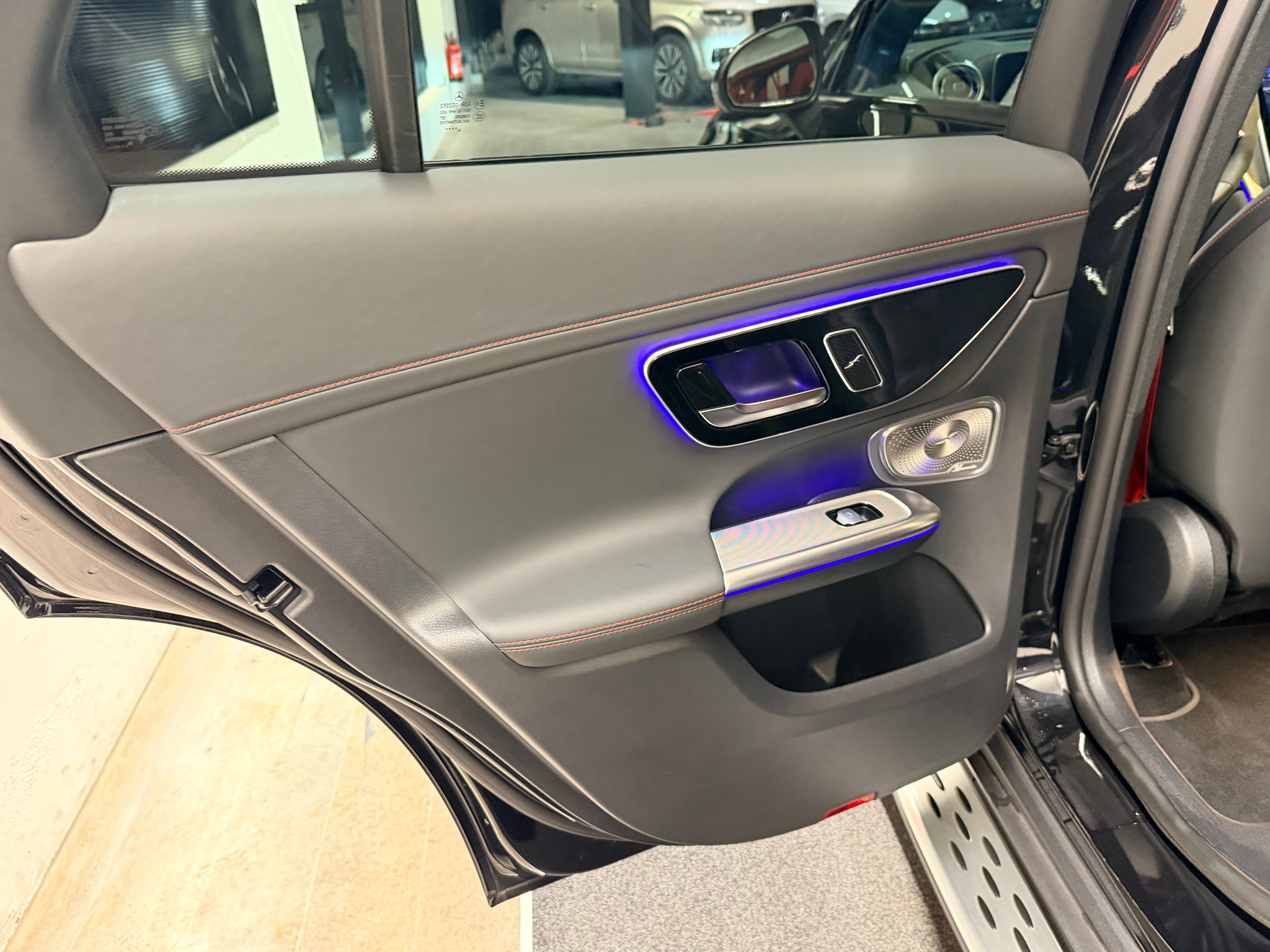 listing desktop thumbnail image 17