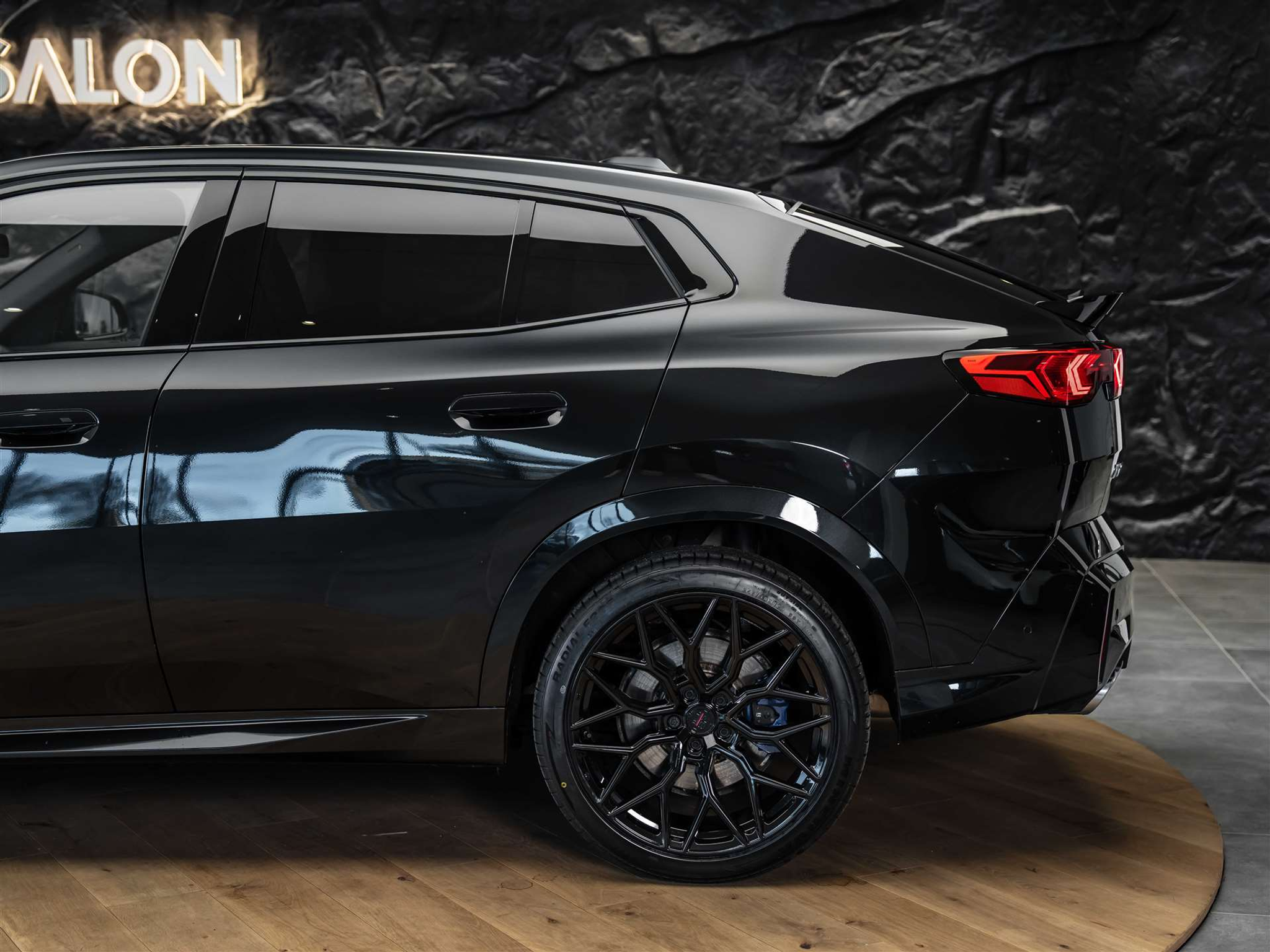 listing desktop thumbnail image 19