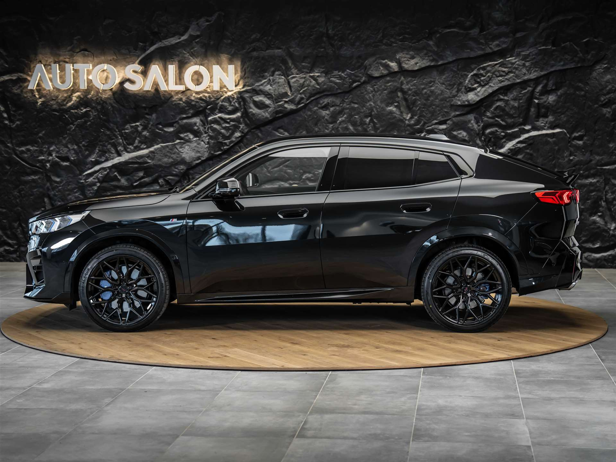 listing desktop thumbnail image 2