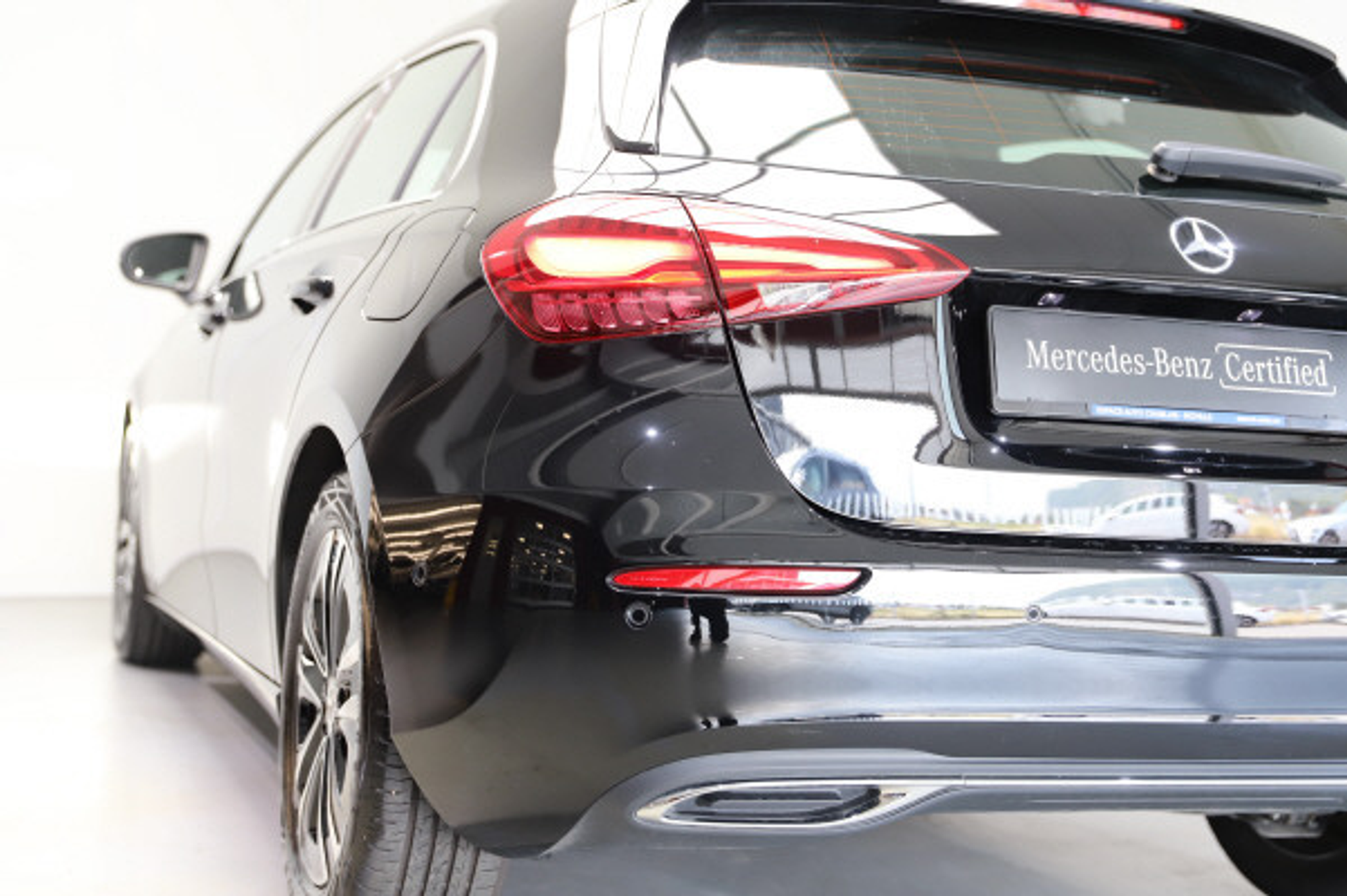 listing desktop thumbnail image 3