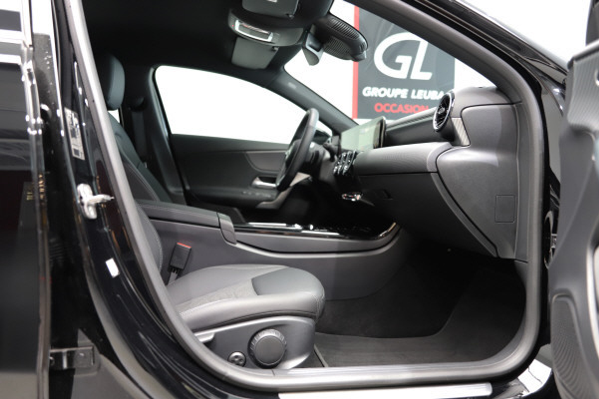 listing desktop thumbnail image 8