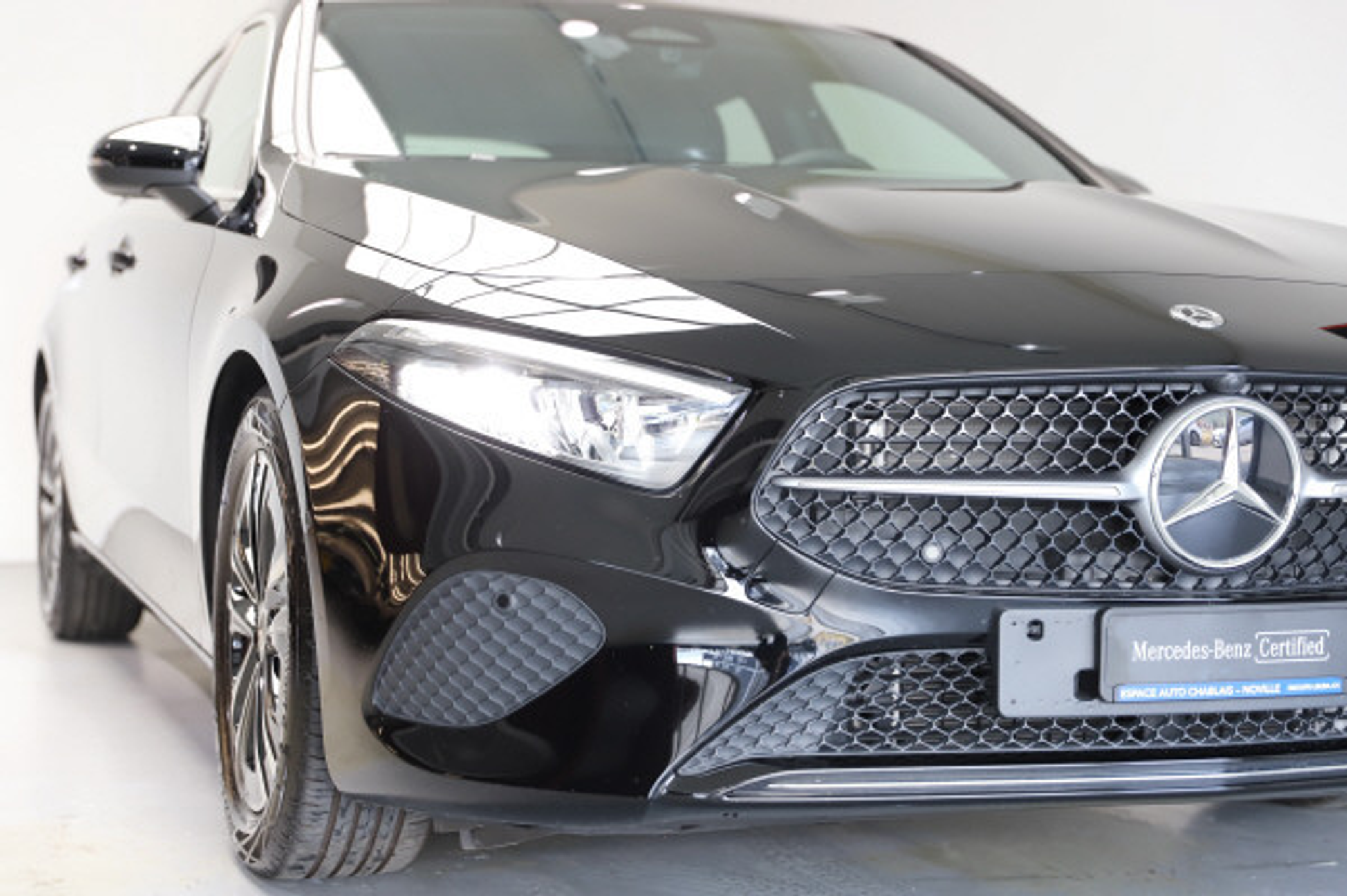 listing desktop thumbnail image 1