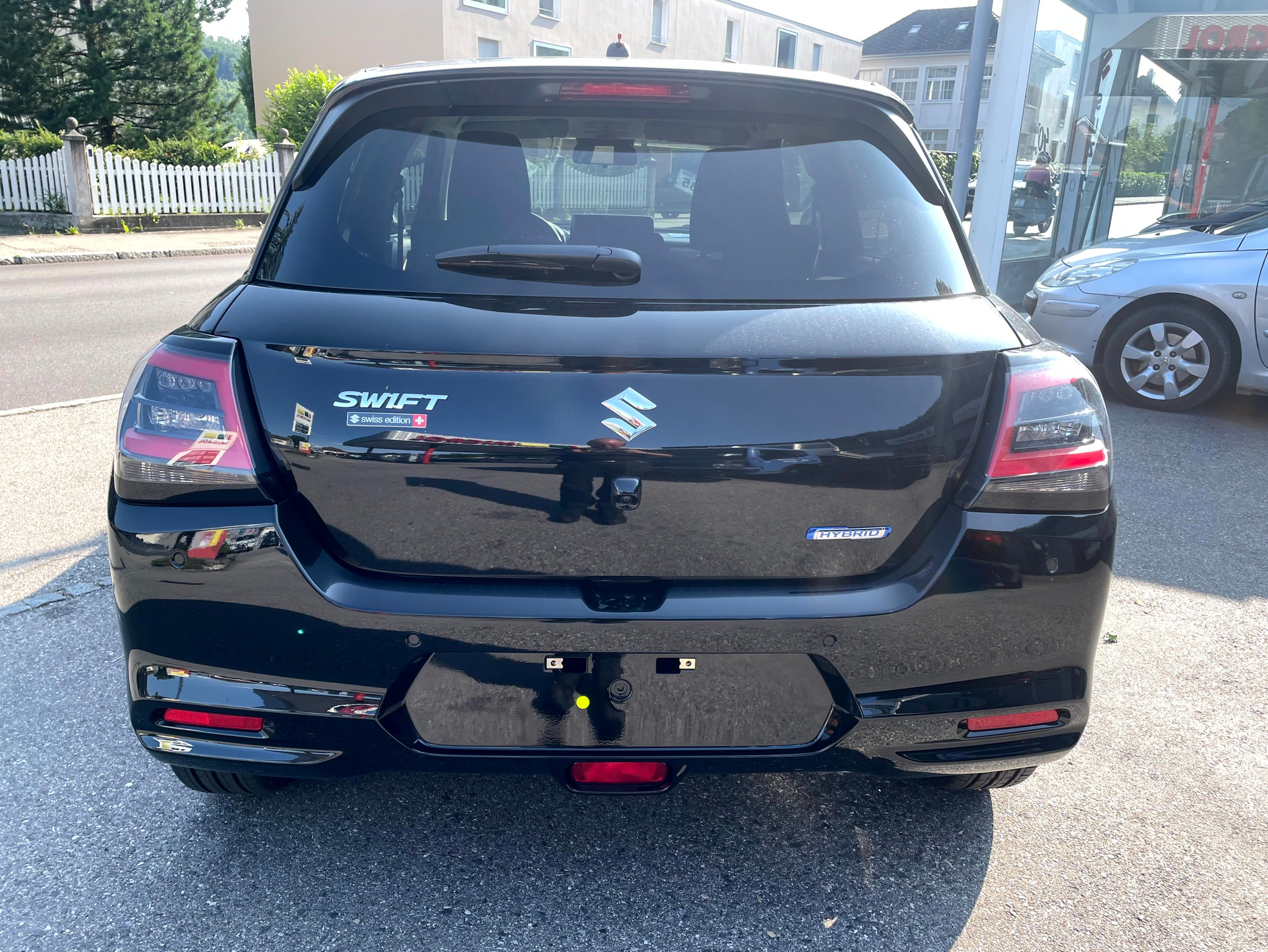 listing desktop thumbnail image 3