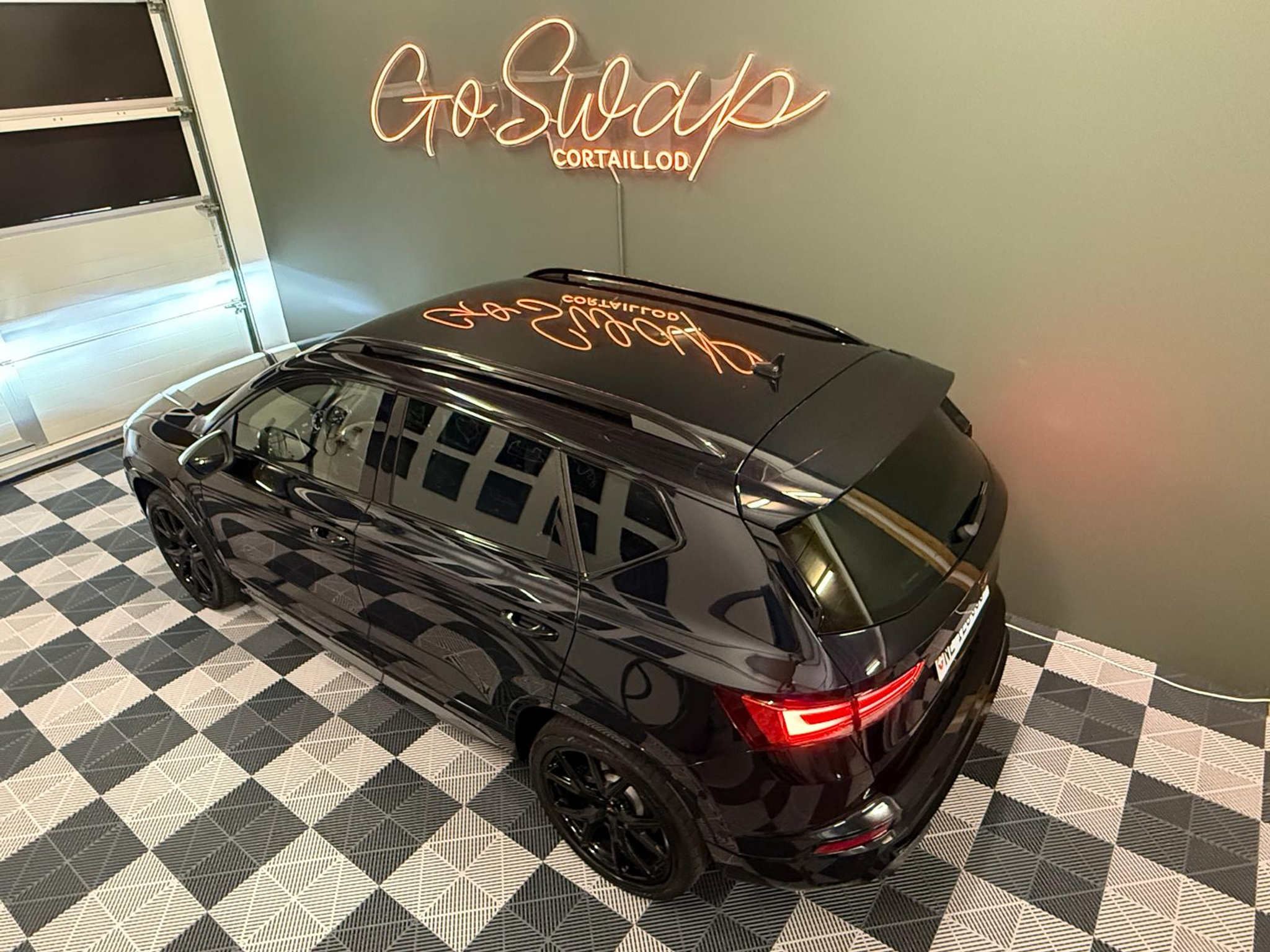 listing desktop thumbnail image 2