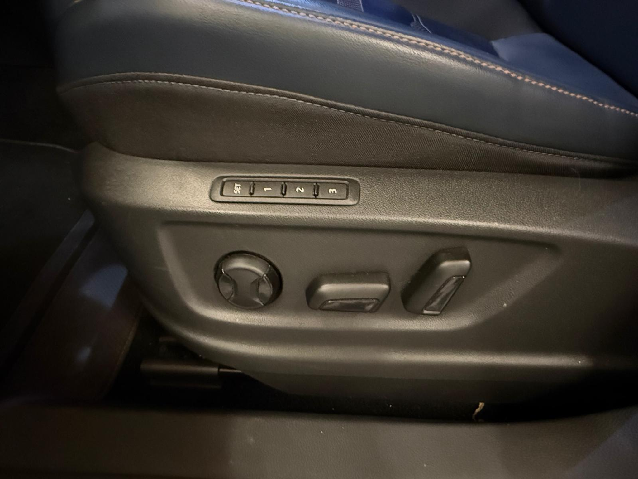 listing desktop thumbnail image 23