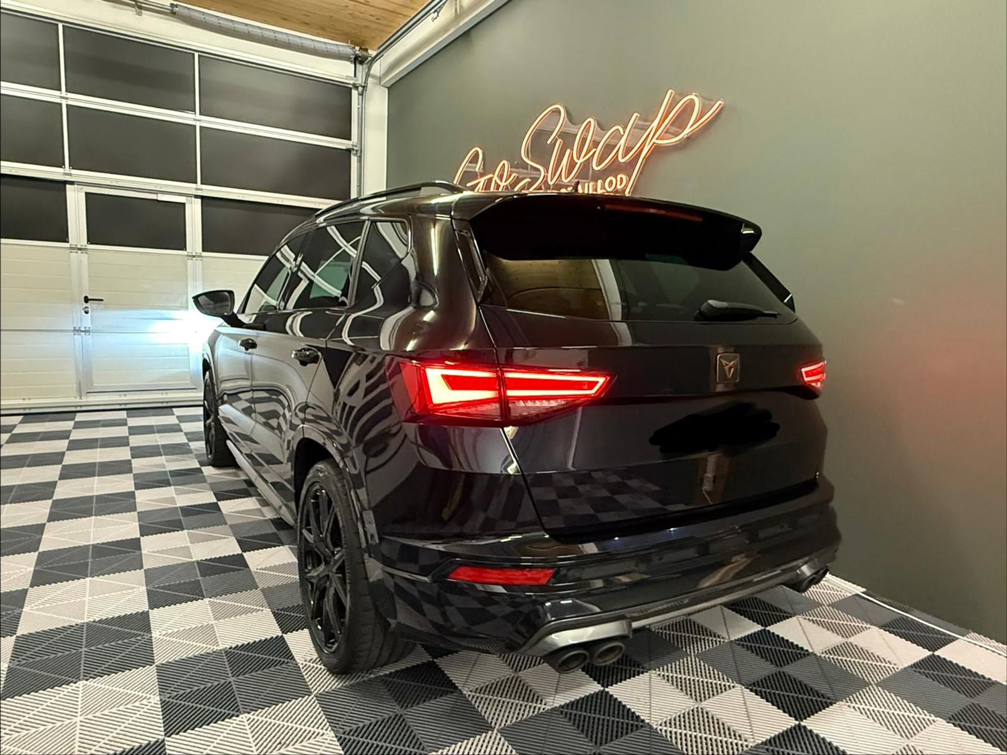 listing desktop thumbnail image 3