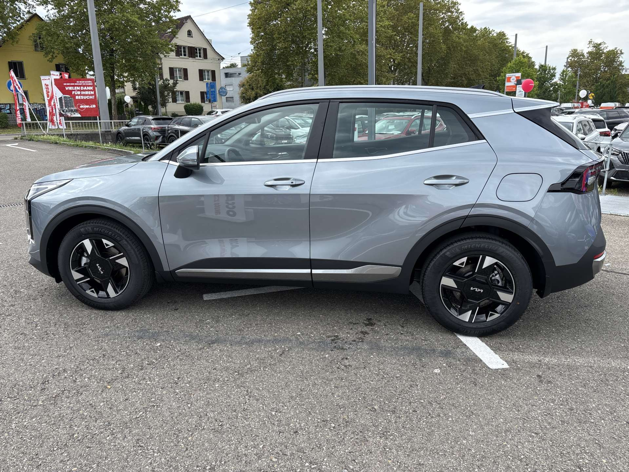 listing desktop thumbnail image 10