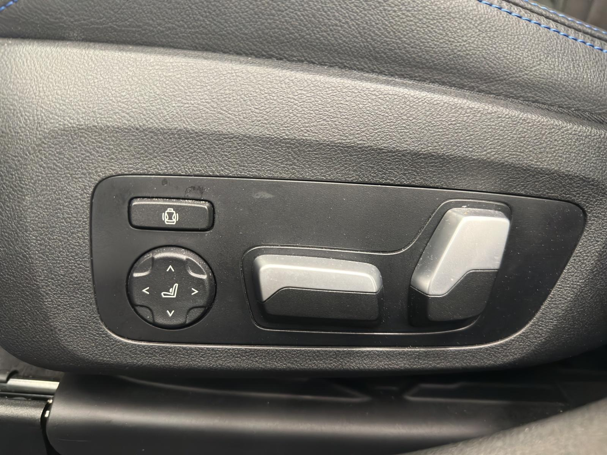 listing desktop thumbnail image 18