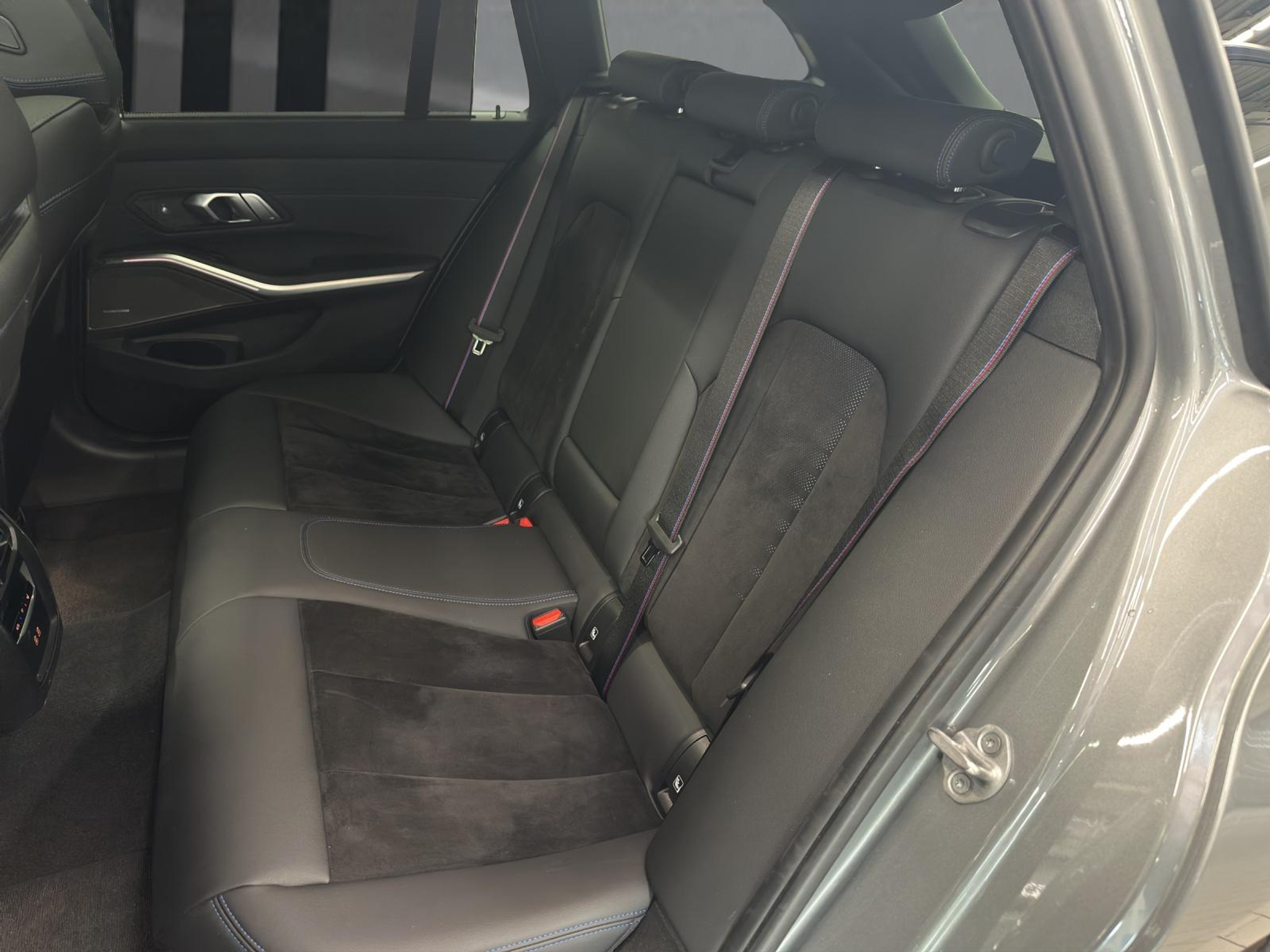 listing desktop thumbnail image 15