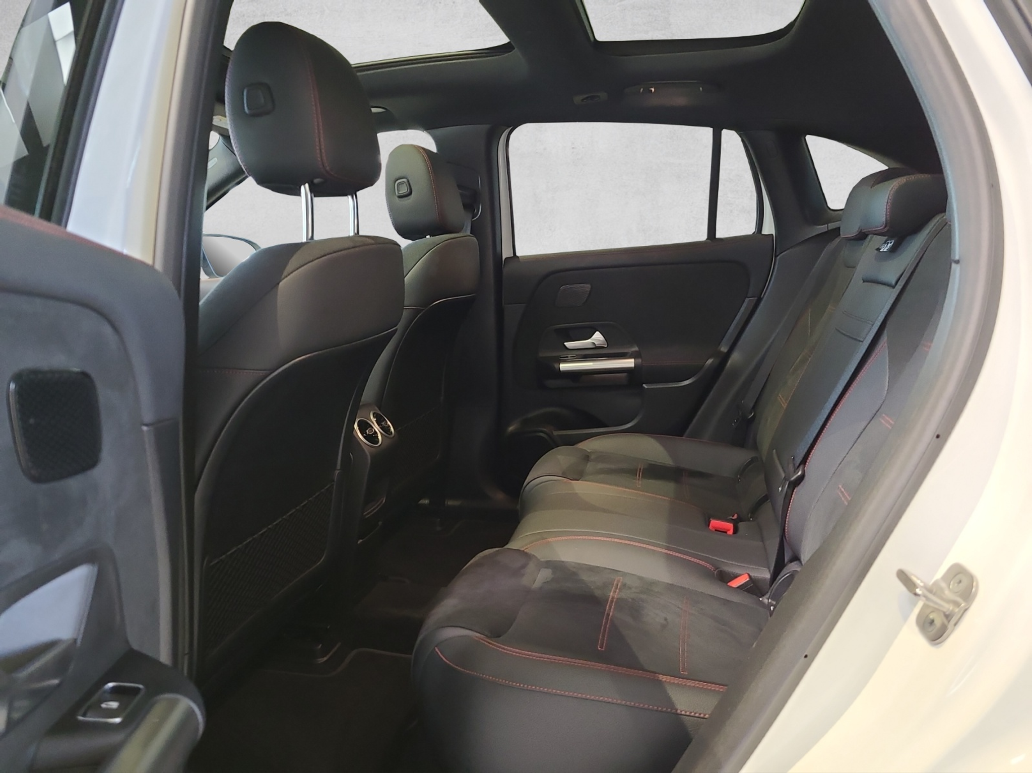 listing desktop thumbnail image 10