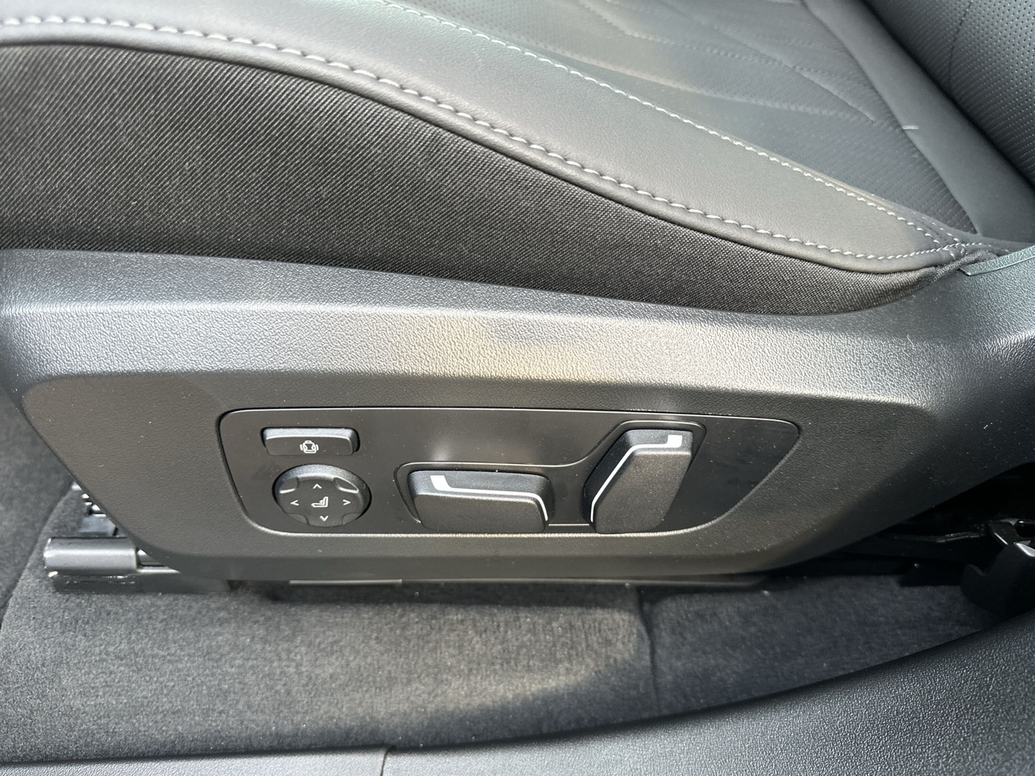 listing desktop thumbnail image 15