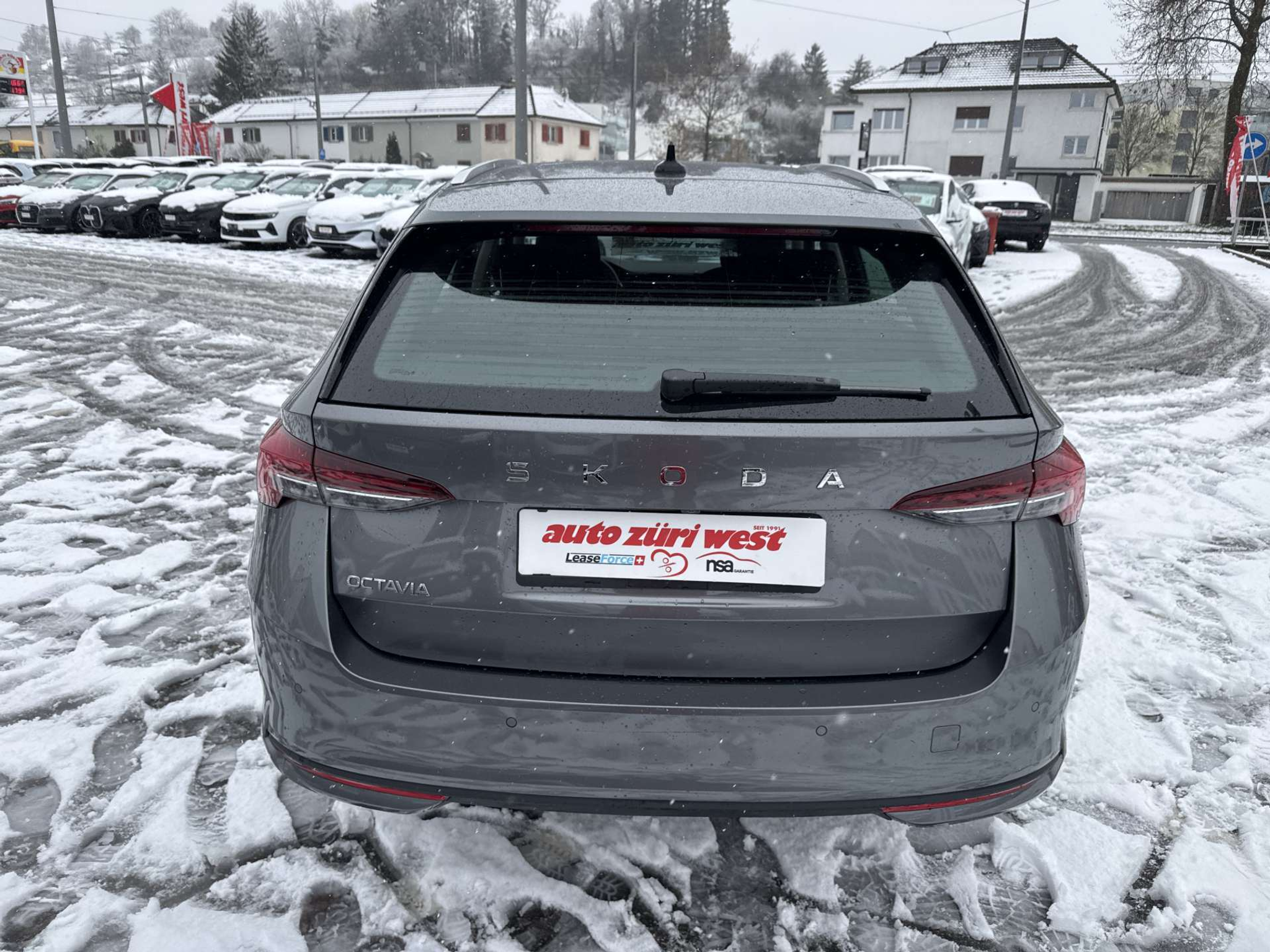 listing desktop thumbnail image 14