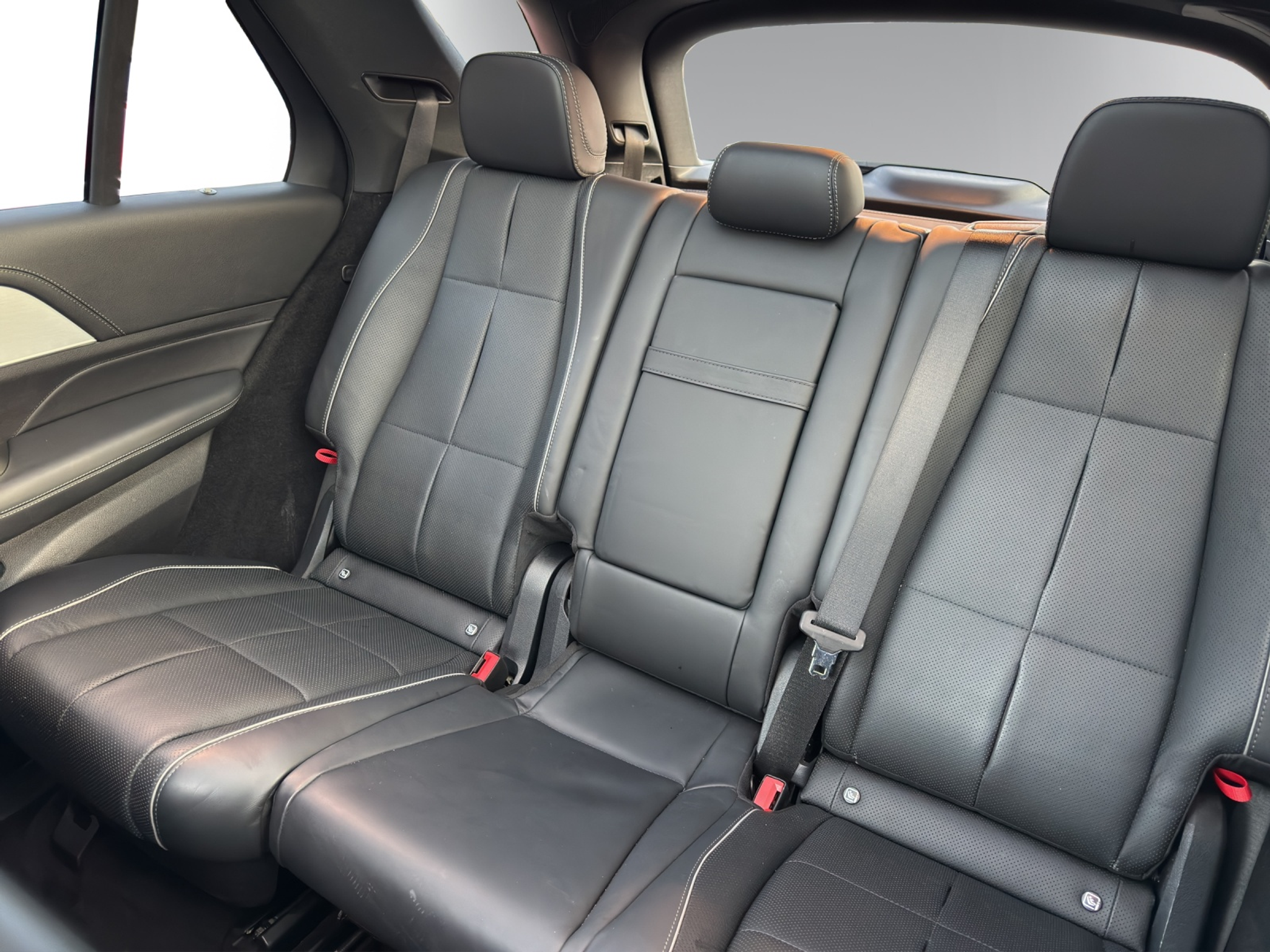 listing desktop thumbnail image 12