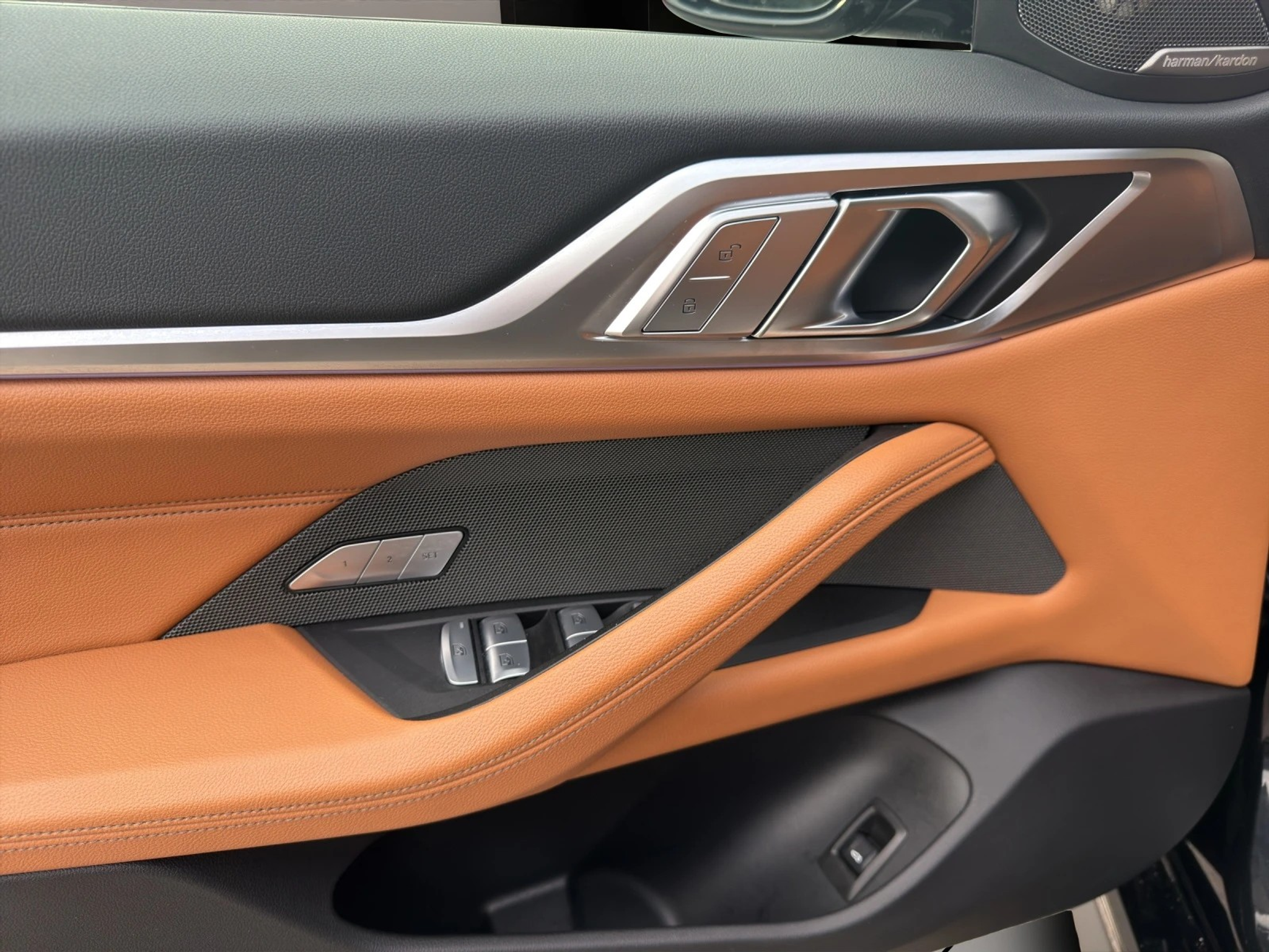 listing desktop thumbnail image 11