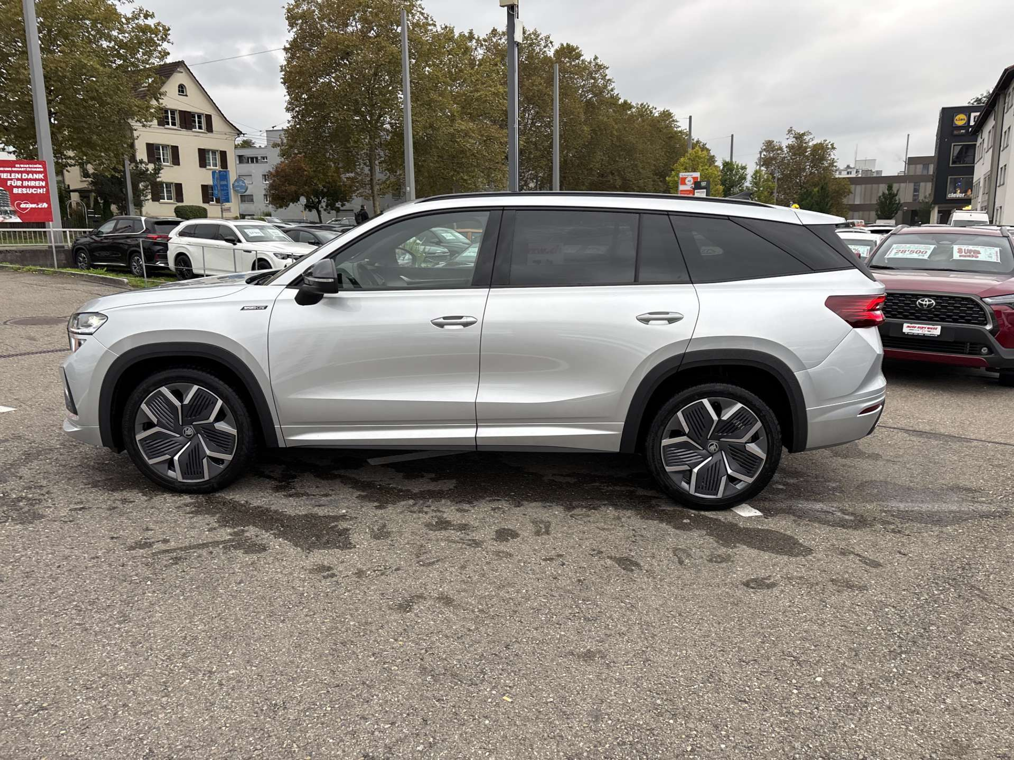 listing desktop thumbnail image 10