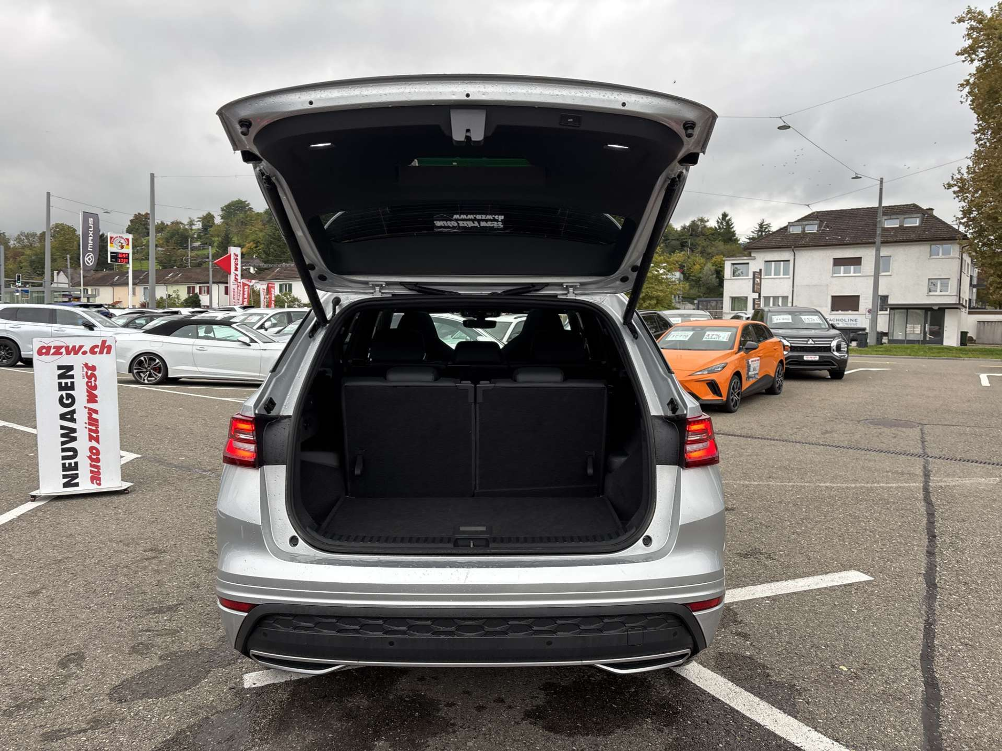 listing desktop thumbnail image 7