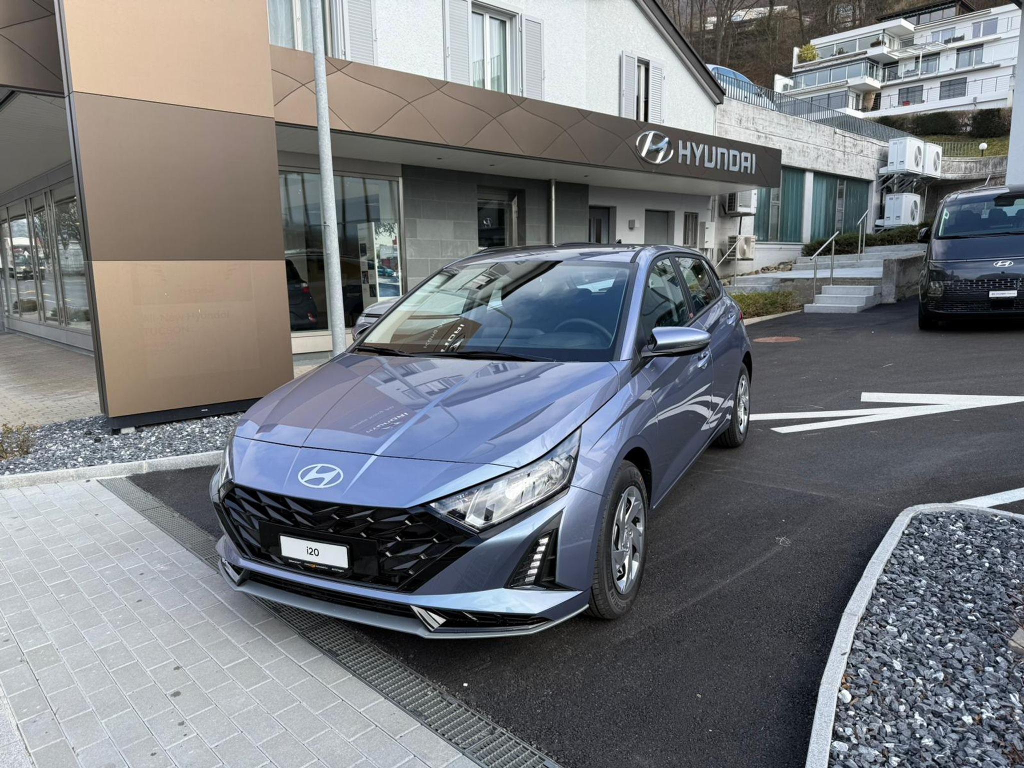 car-image-0