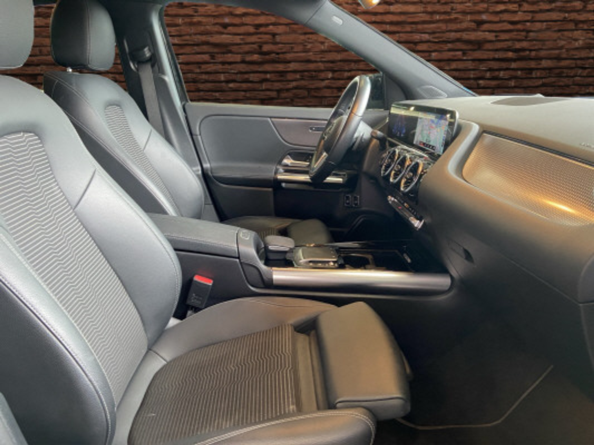 listing desktop thumbnail image 10