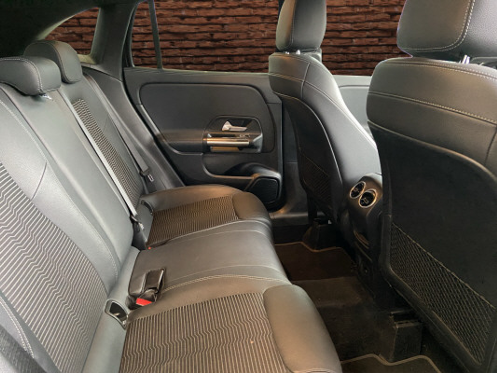 listing desktop thumbnail image 11