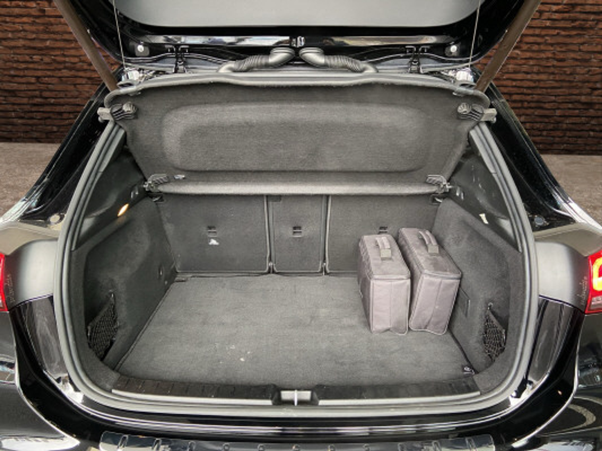 listing desktop thumbnail image 6