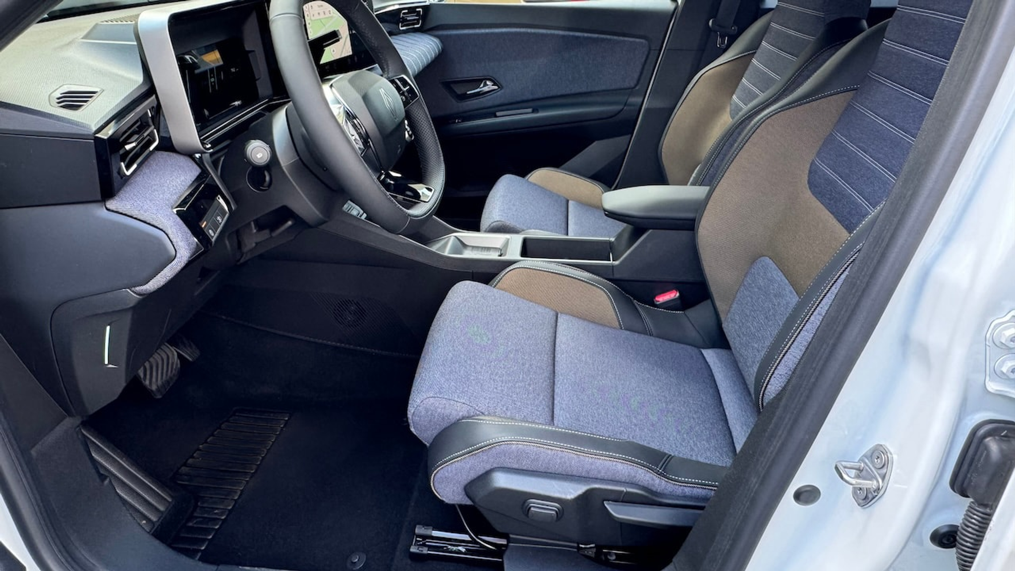 listing desktop thumbnail image 9