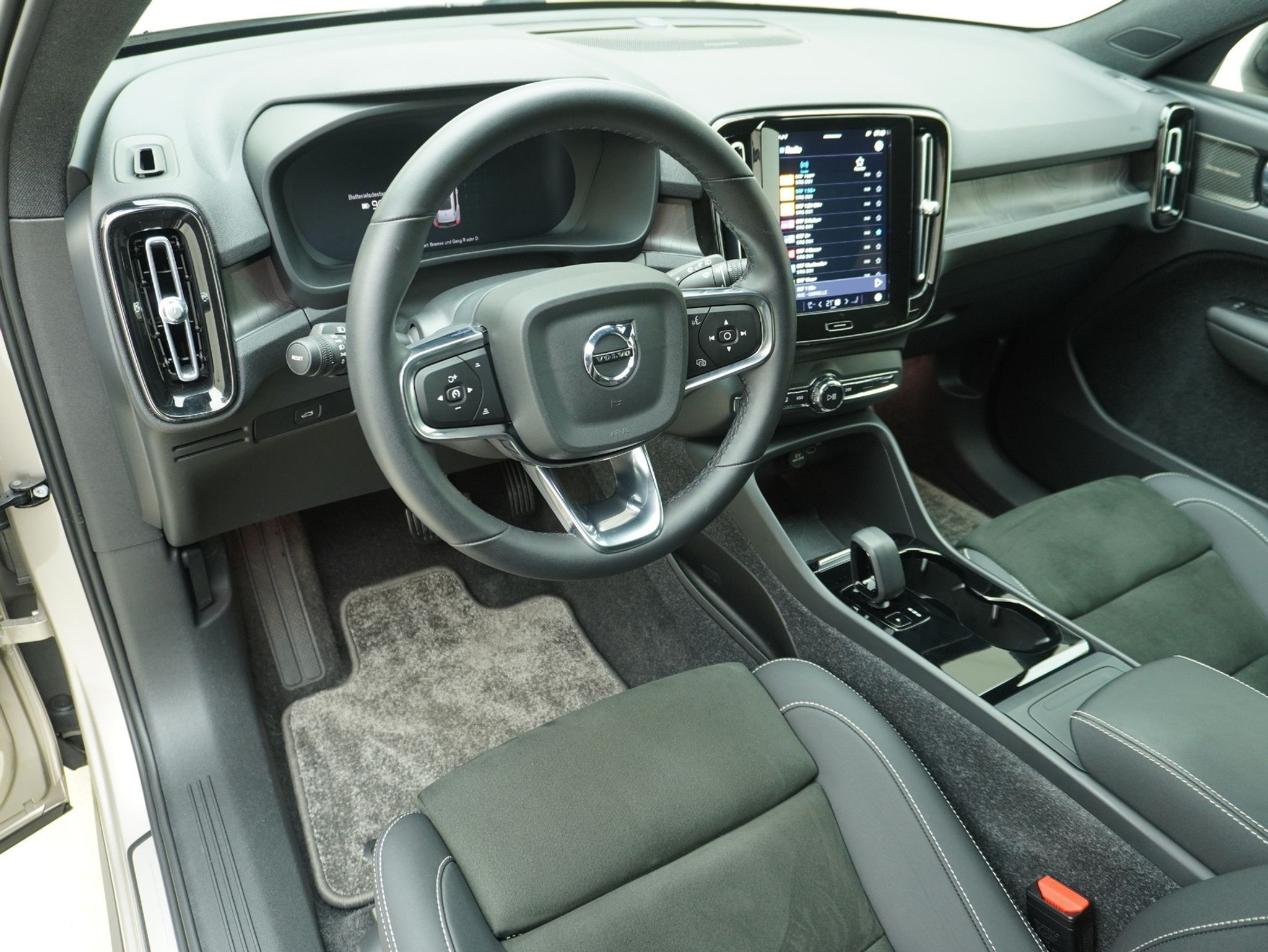 listing desktop thumbnail image 11