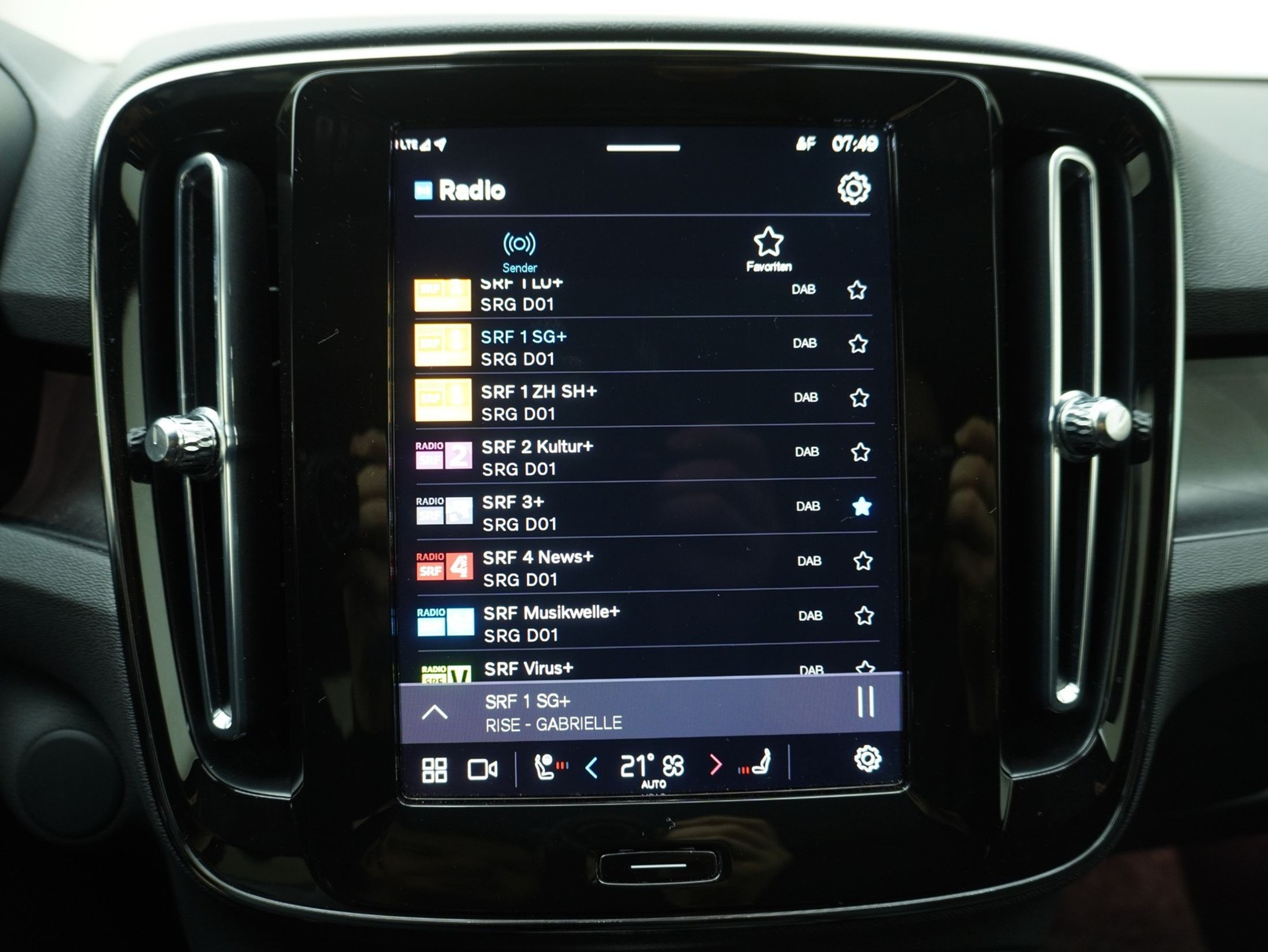 listing desktop thumbnail image 22