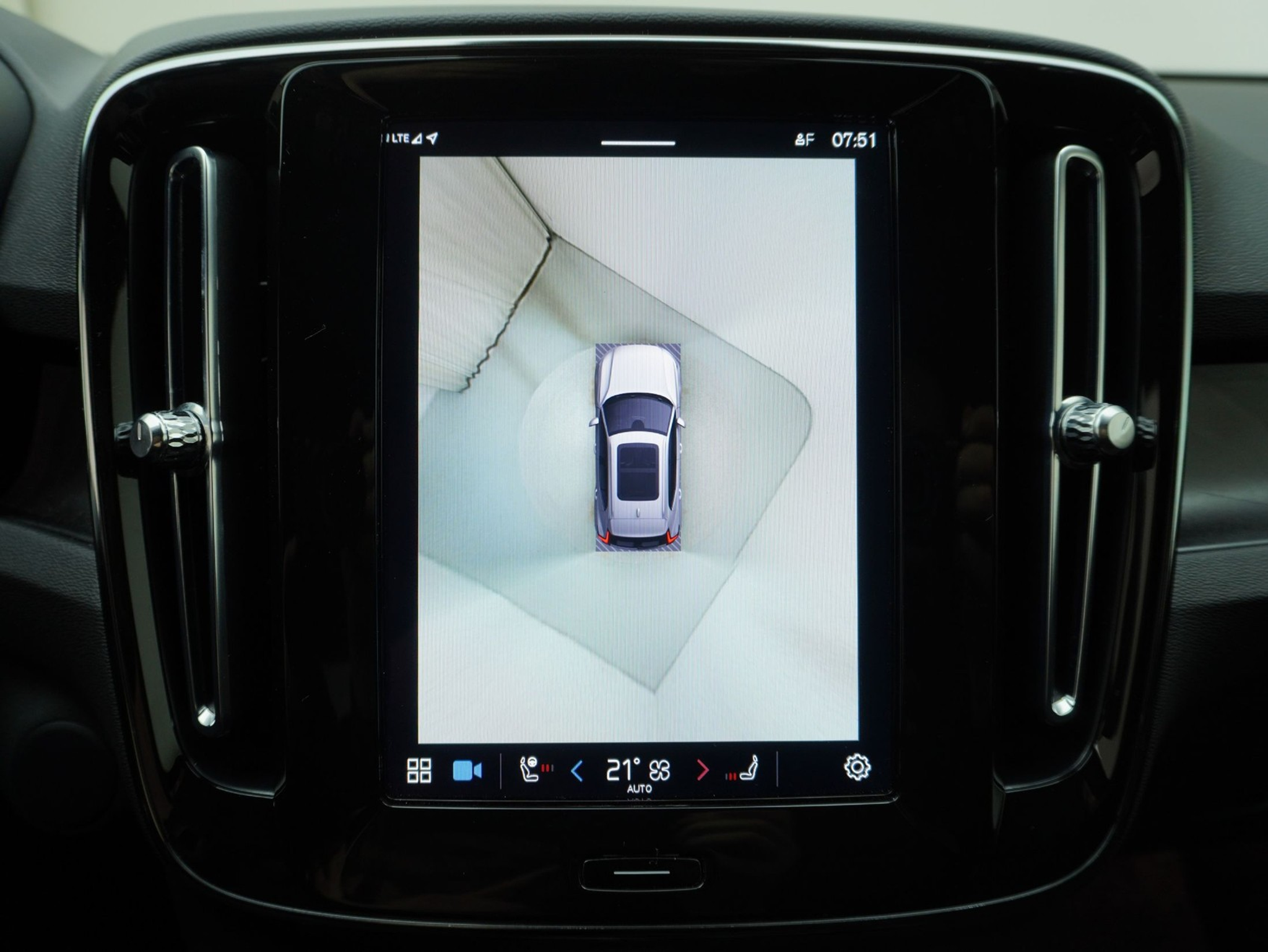 listing desktop thumbnail image 21