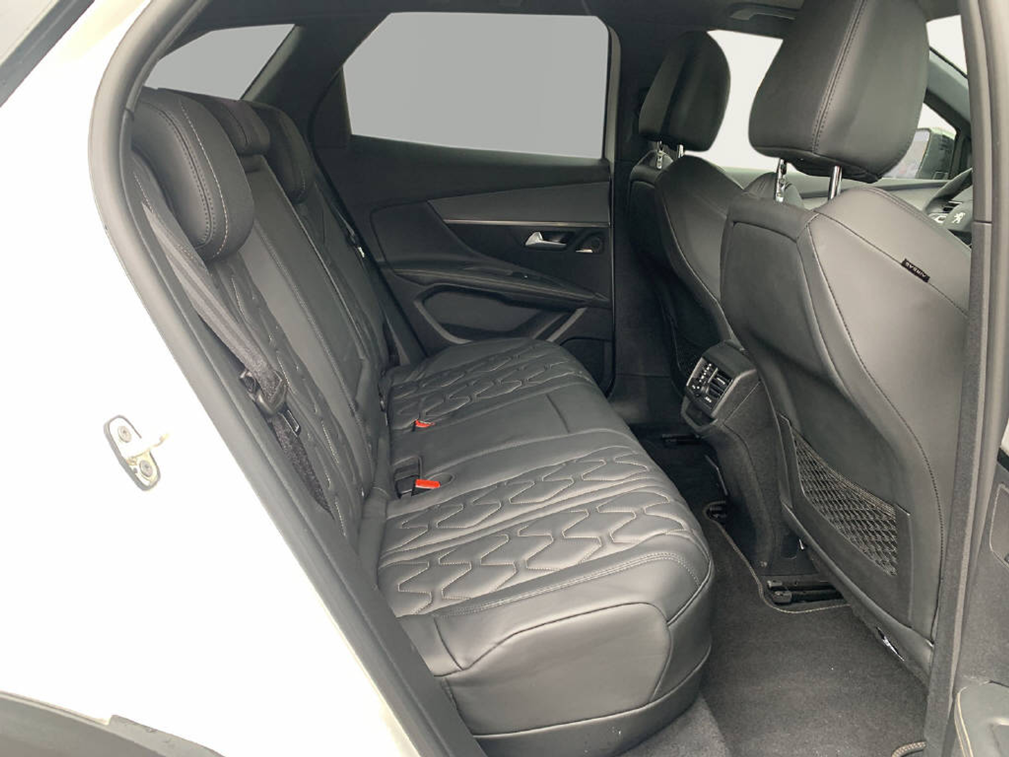 listing desktop thumbnail image 11