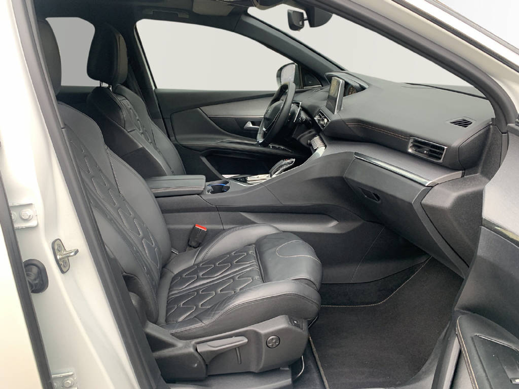 listing desktop thumbnail image 12