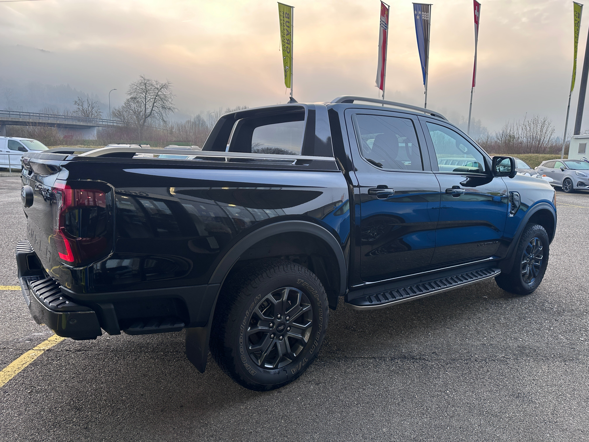 listing desktop thumbnail image 6