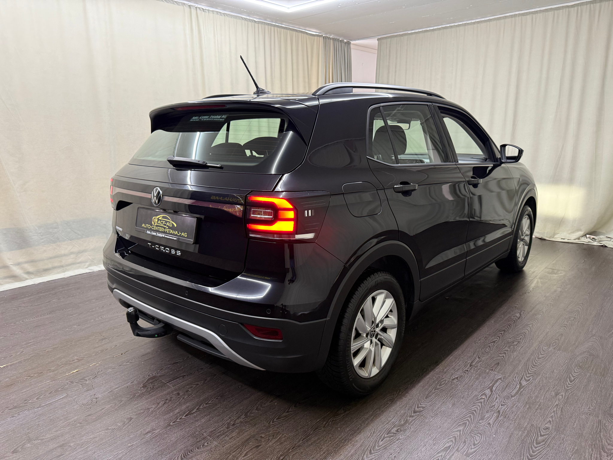 listing desktop thumbnail image 3