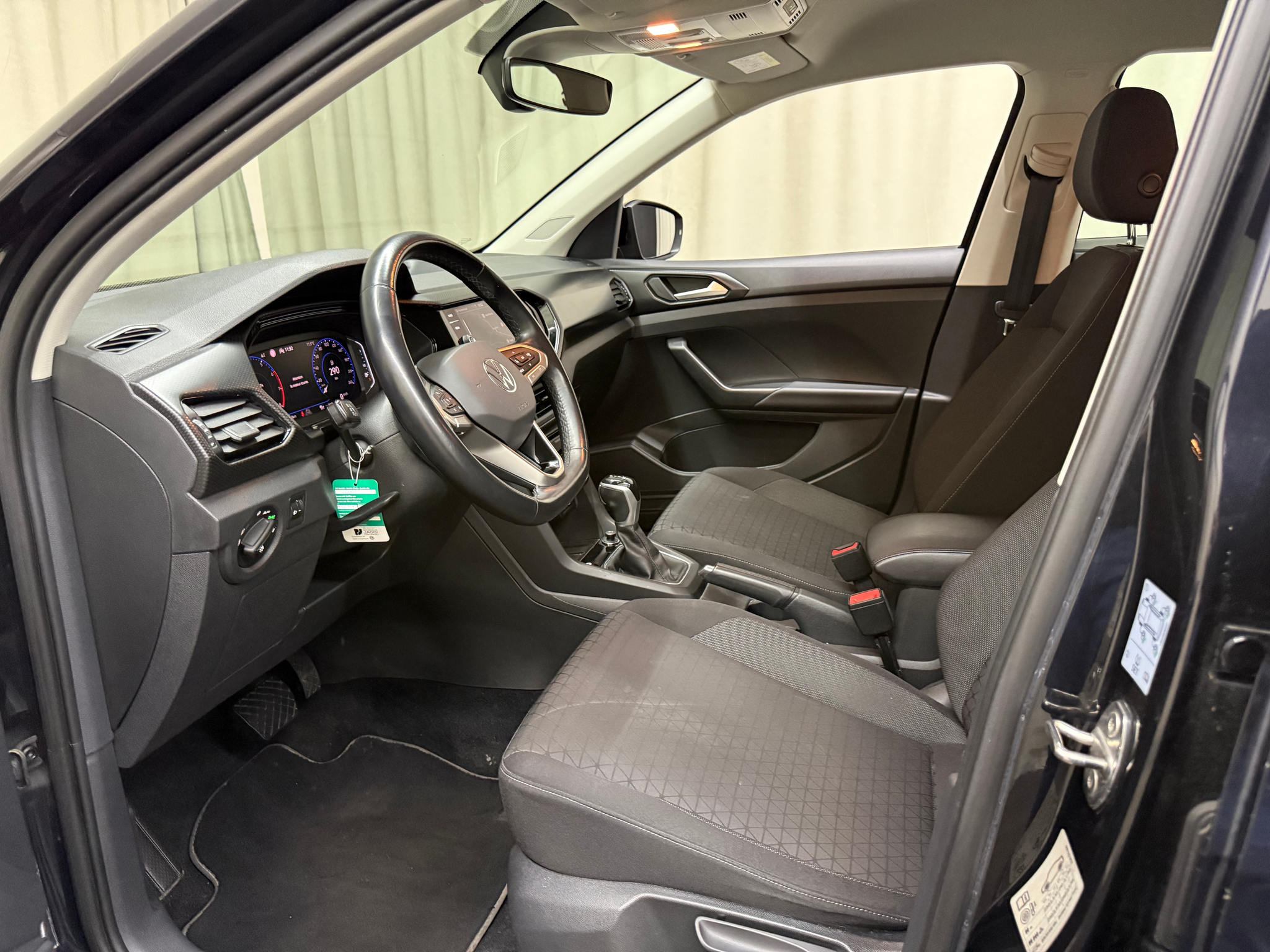 listing desktop thumbnail image 8