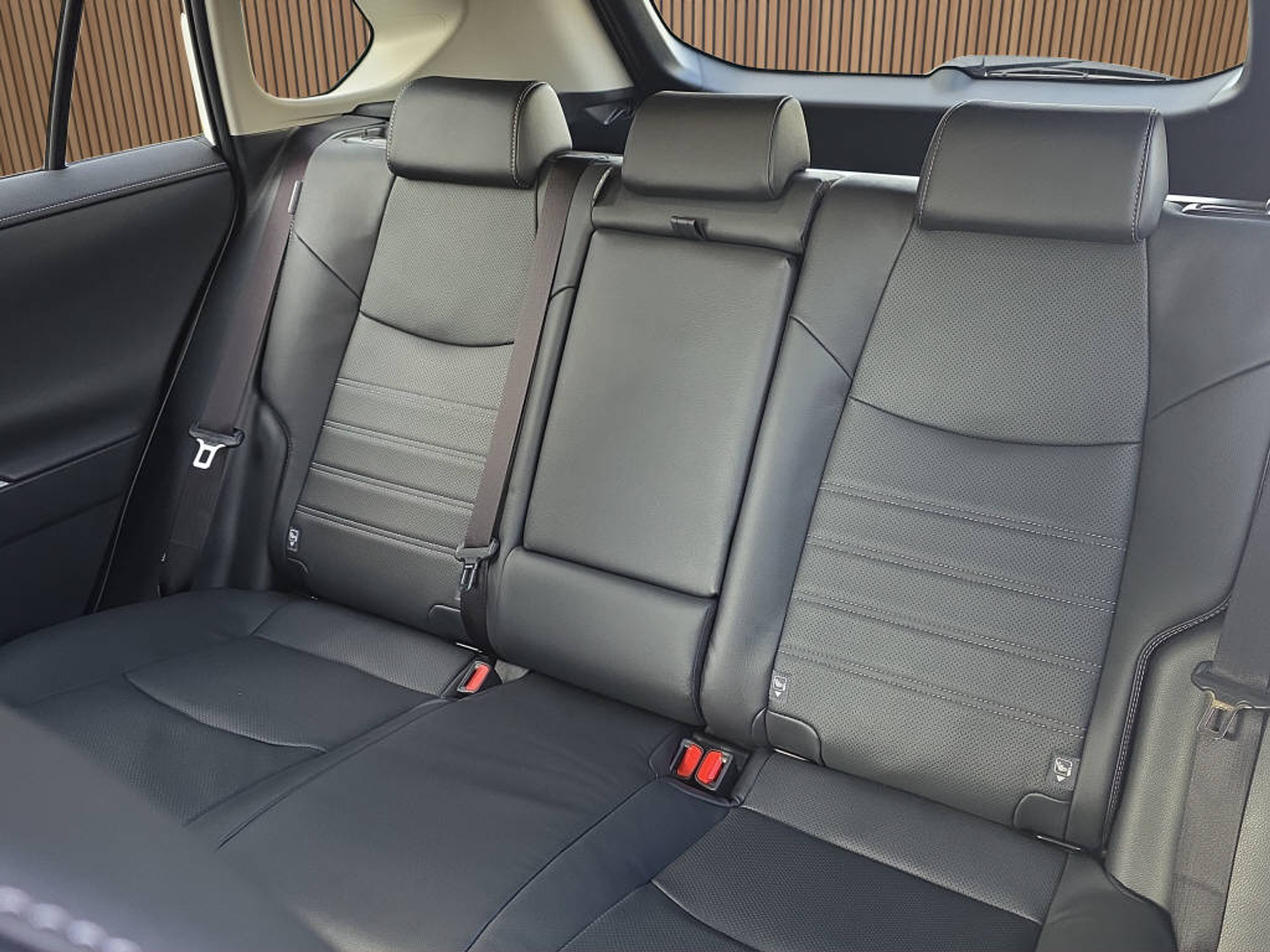 listing desktop thumbnail image 14