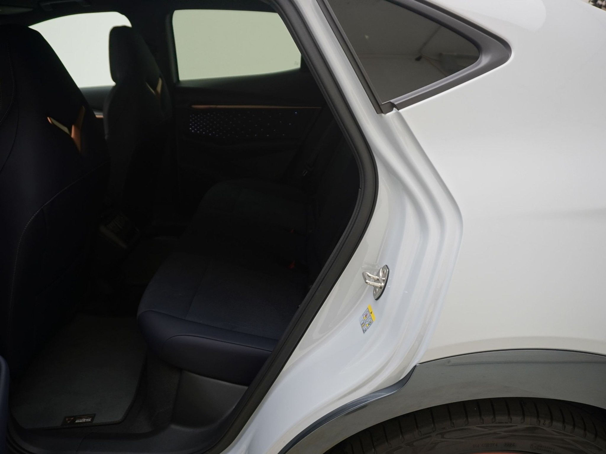 listing desktop thumbnail image 16