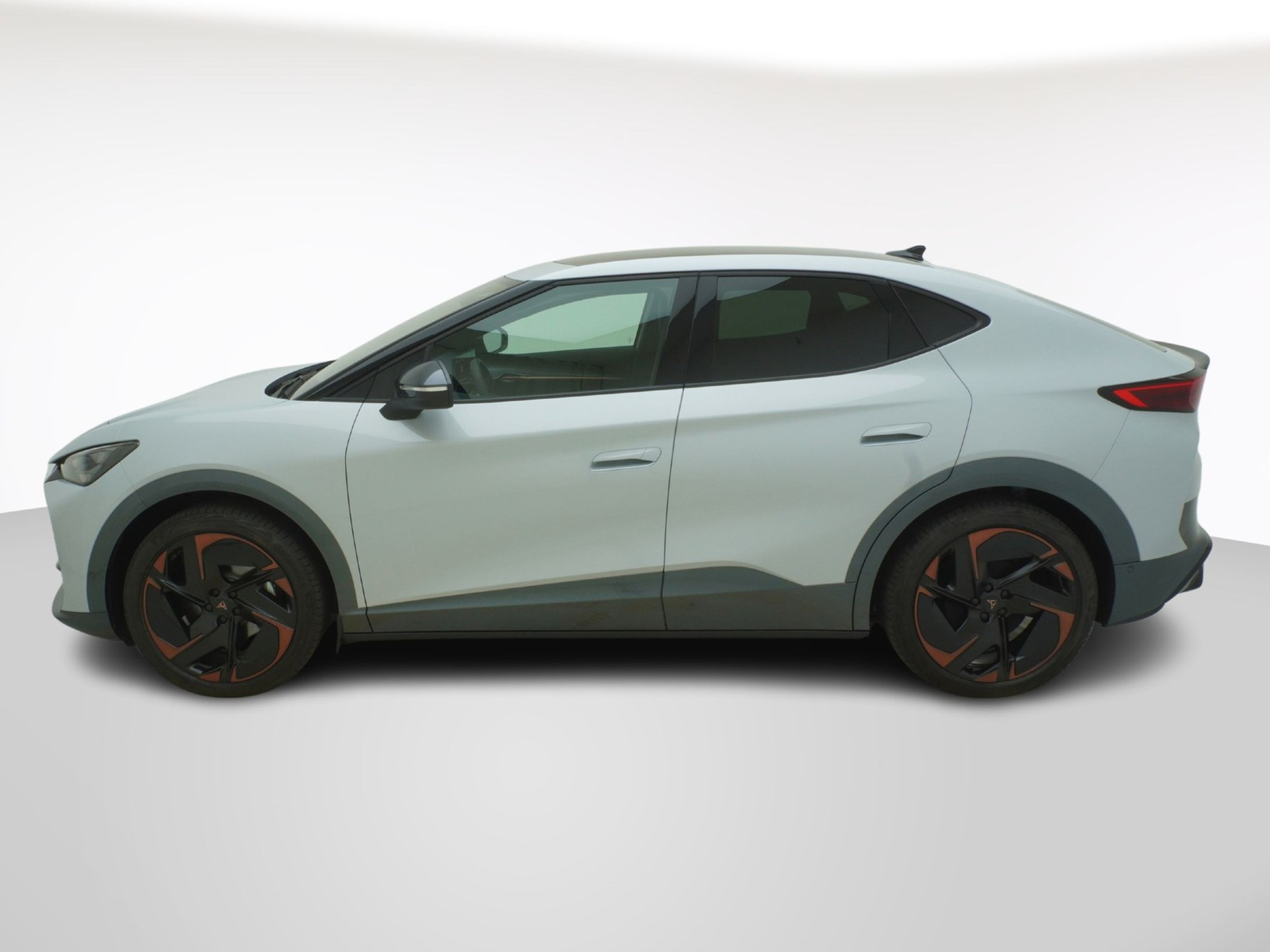 listing desktop thumbnail image 2