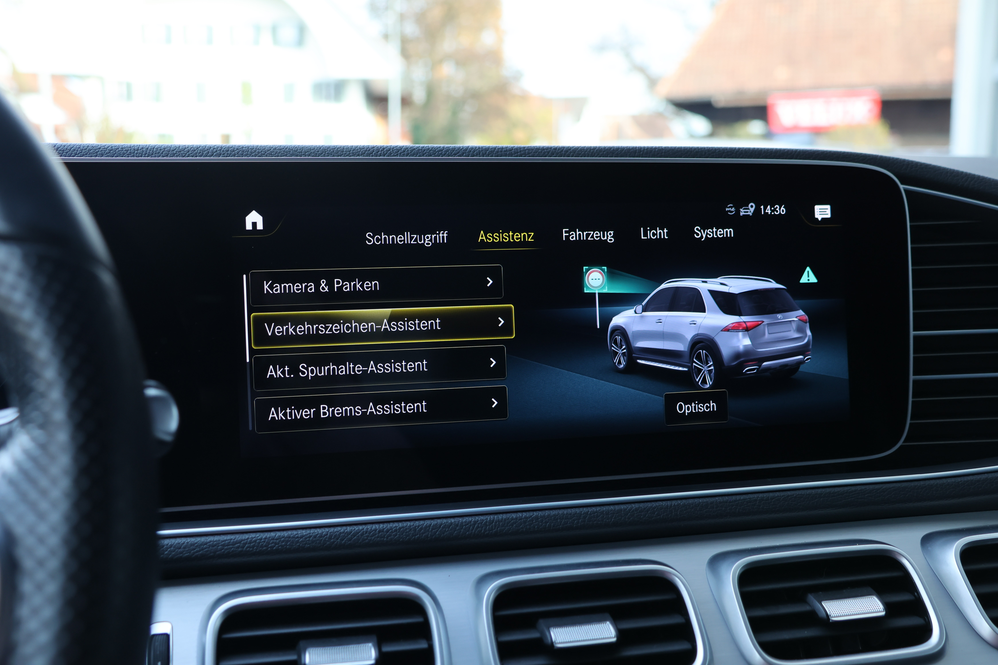 listing desktop thumbnail image 24