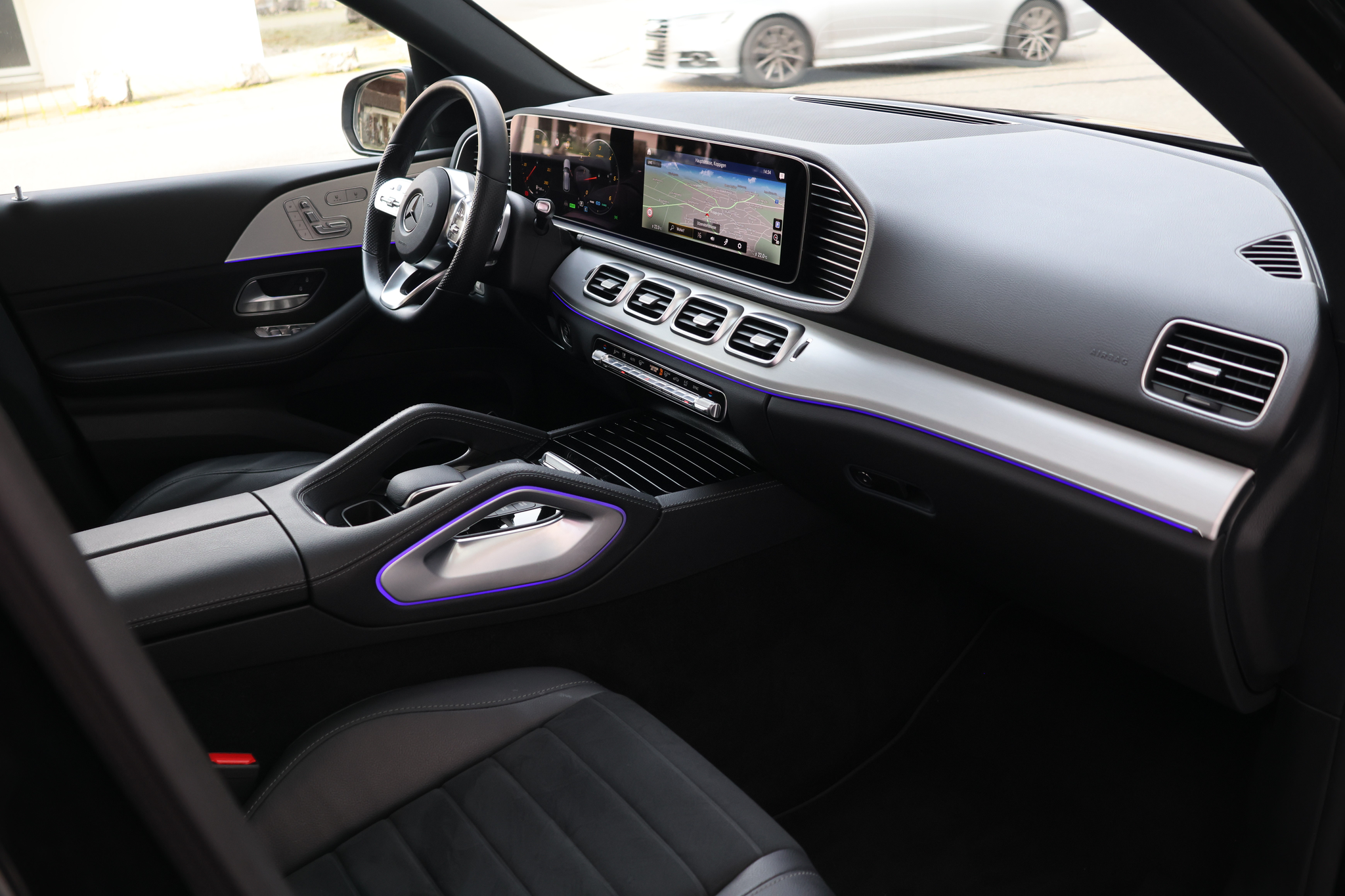 listing desktop thumbnail image 18