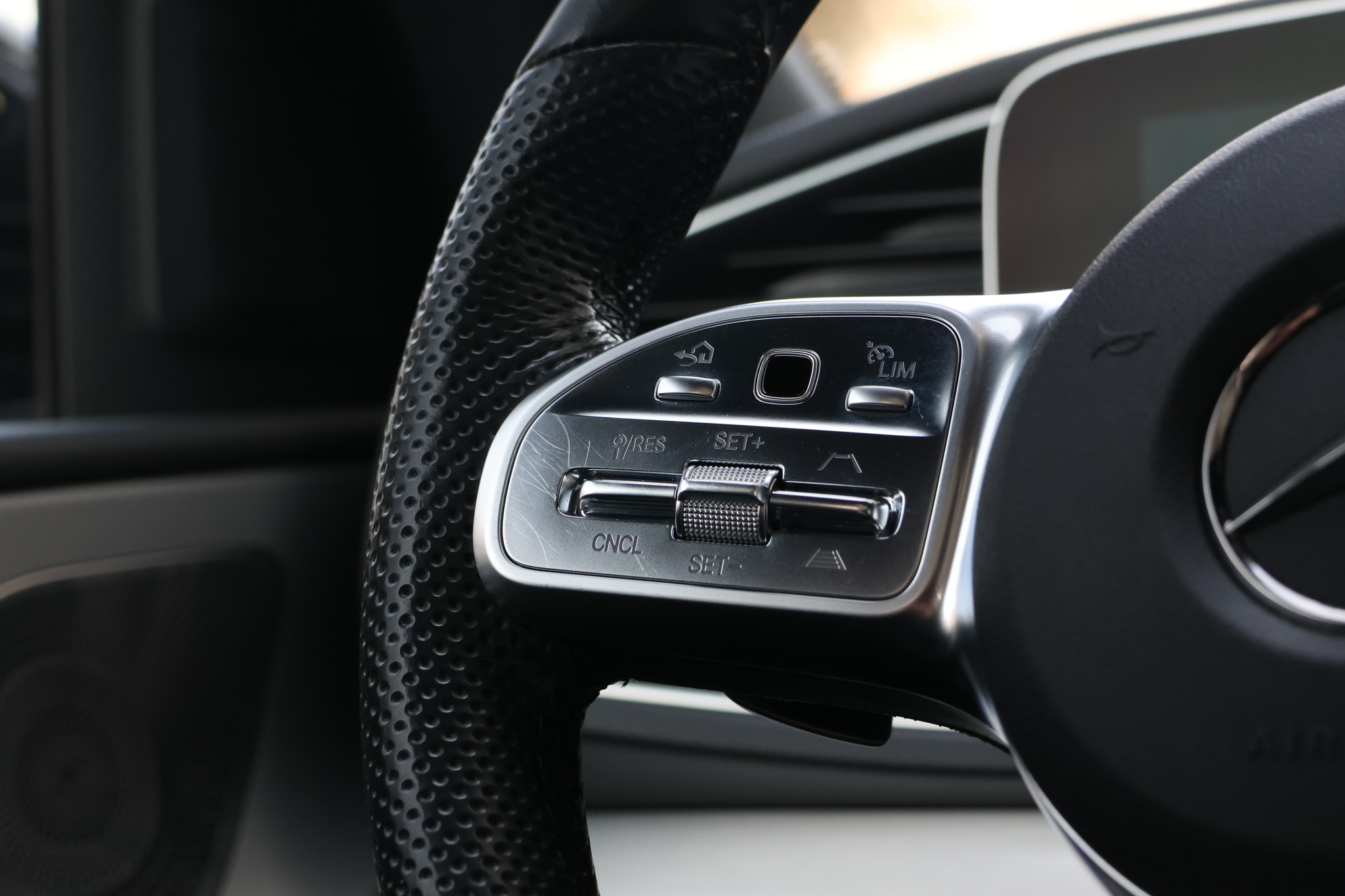 listing desktop thumbnail image 16