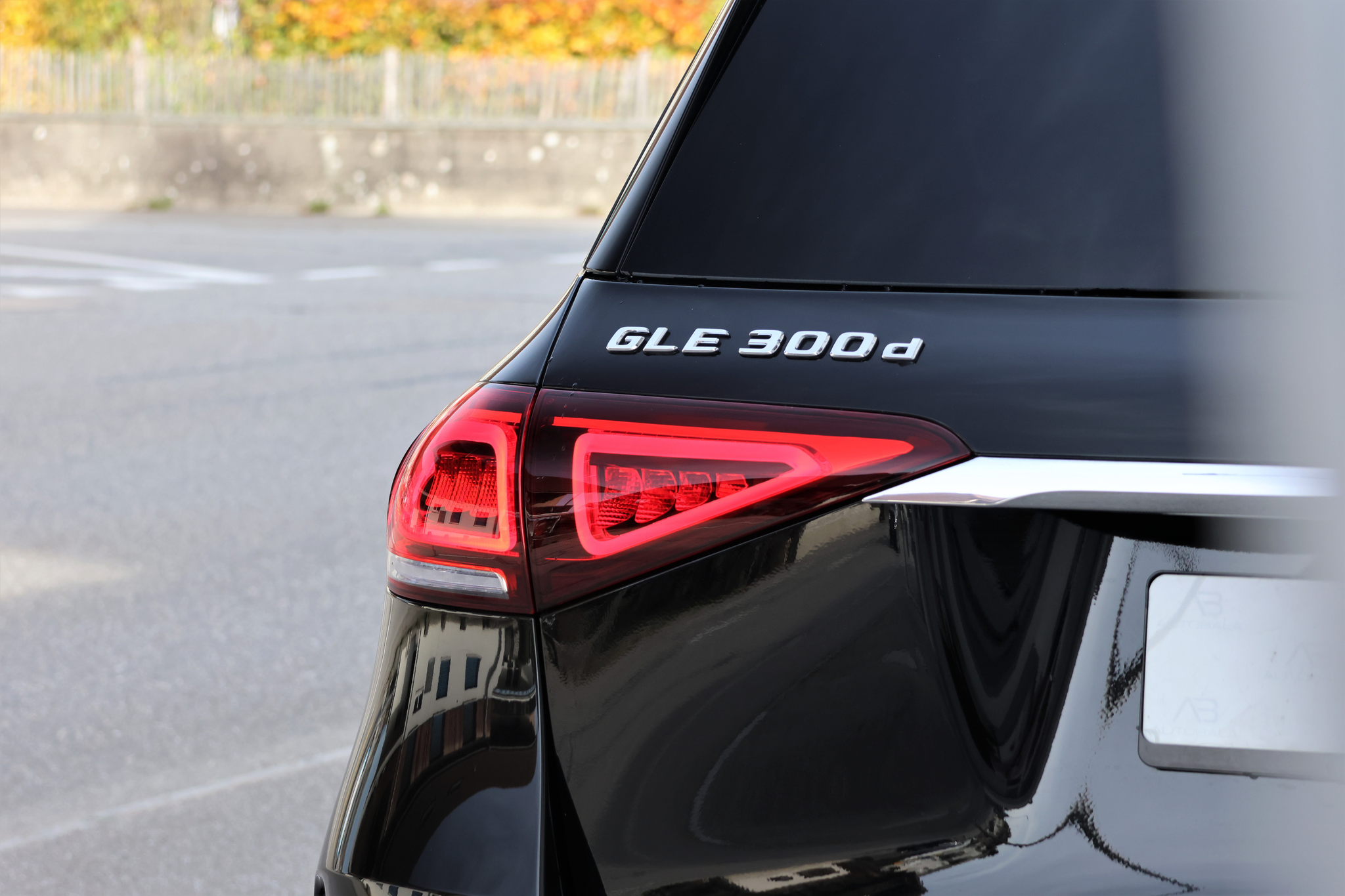 listing desktop thumbnail image 4