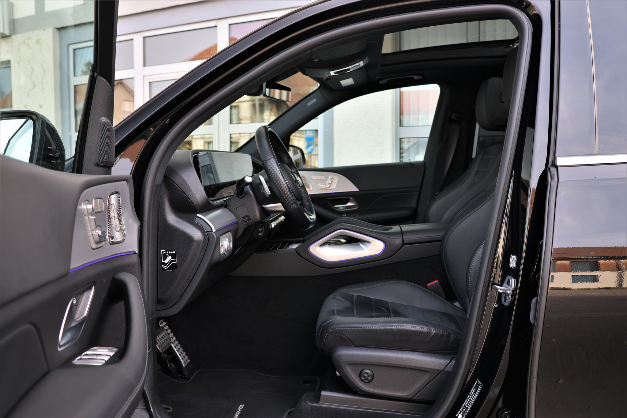 listing desktop thumbnail image 7