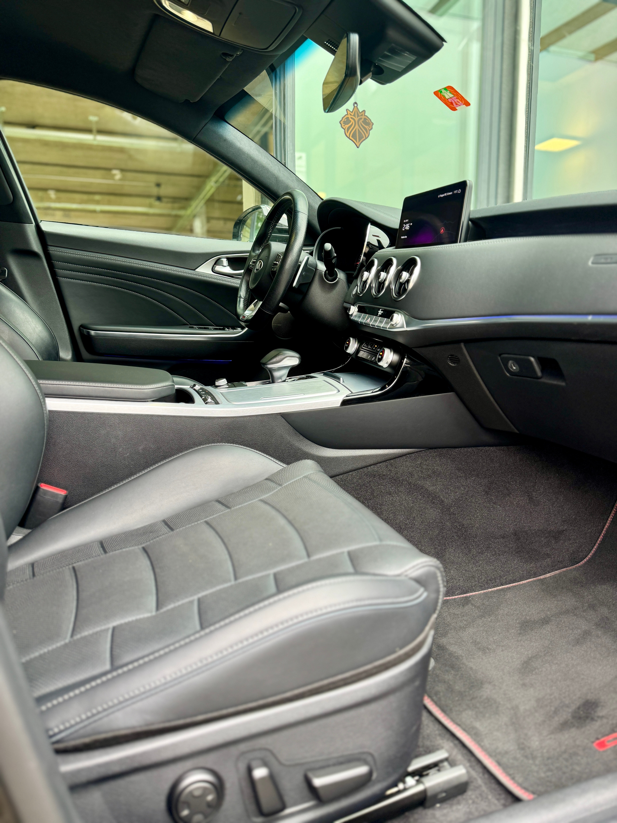 listing desktop thumbnail image 8