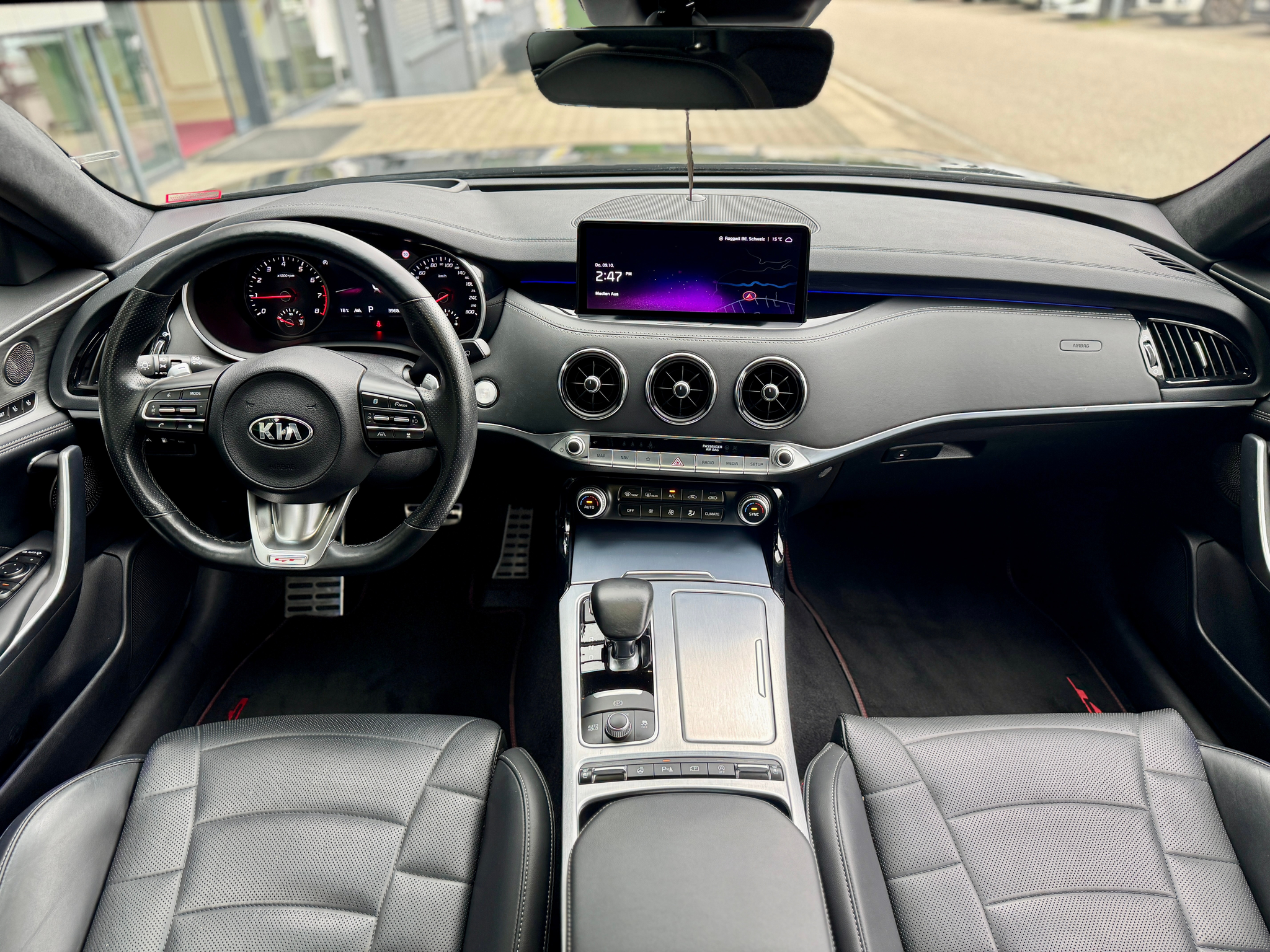 listing desktop thumbnail image 6