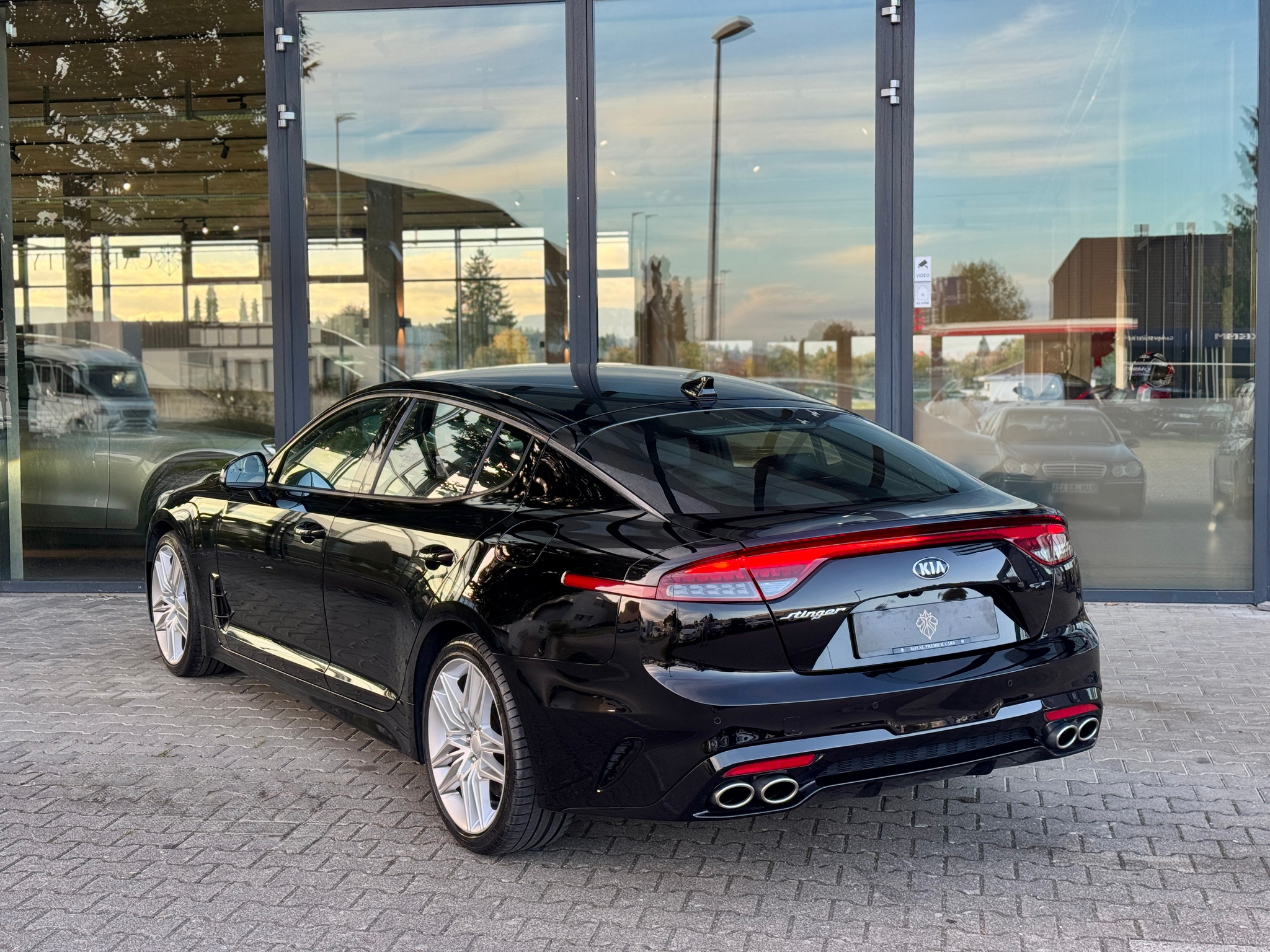 listing desktop thumbnail image 5