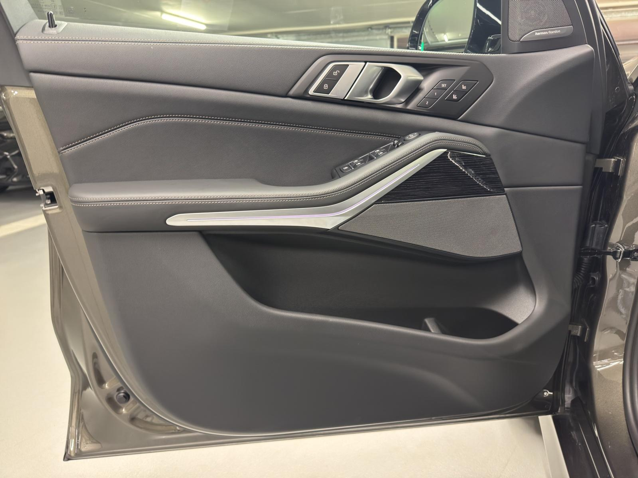 listing desktop thumbnail image 12