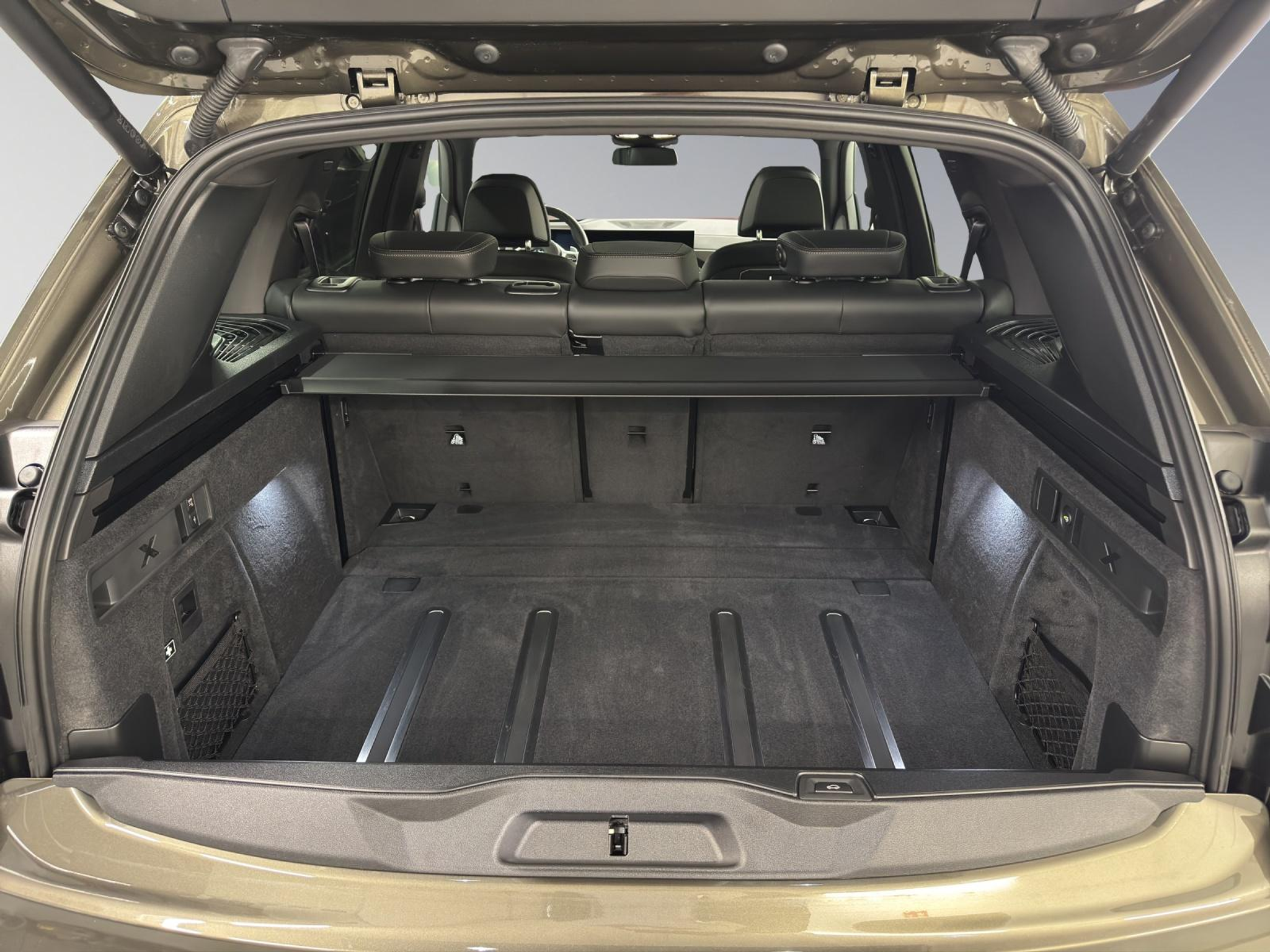 listing desktop thumbnail image 9