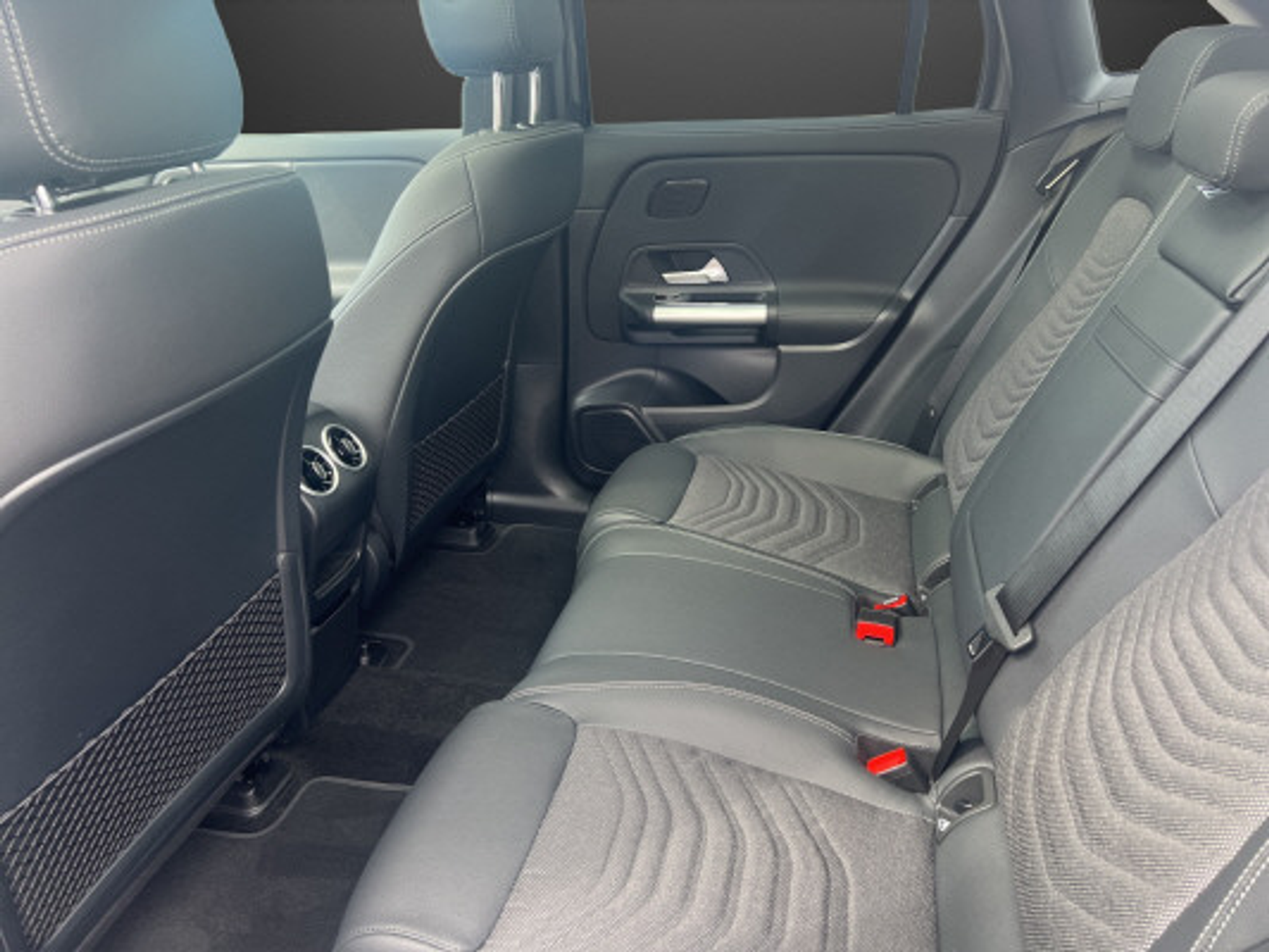 listing desktop thumbnail image 6