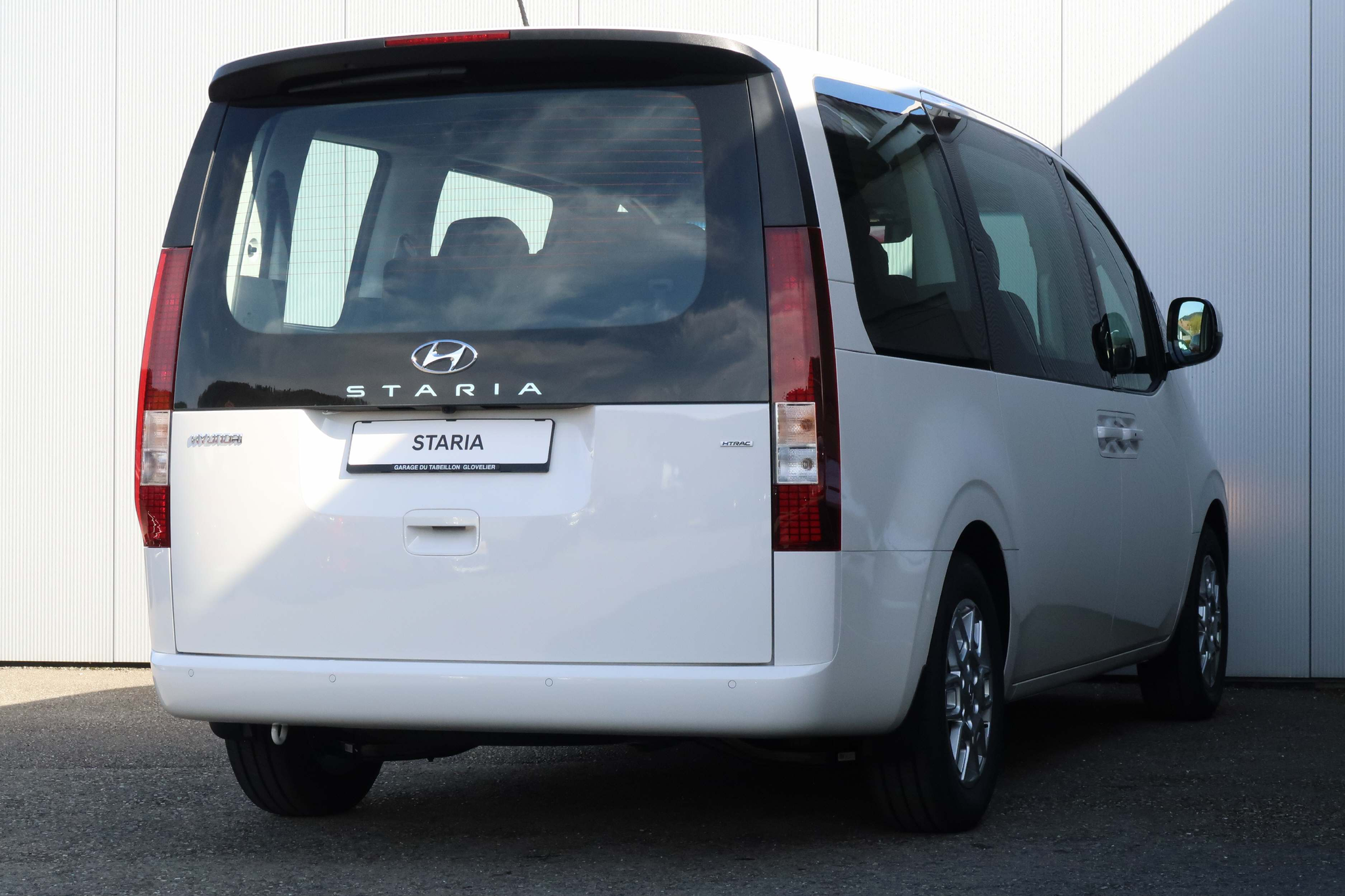 listing desktop thumbnail image 2