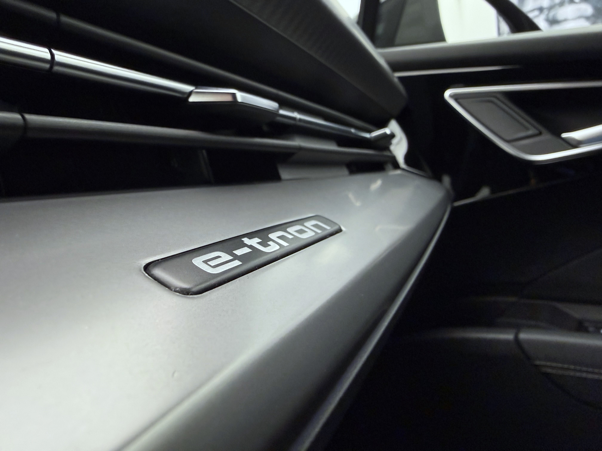 listing desktop thumbnail image 16